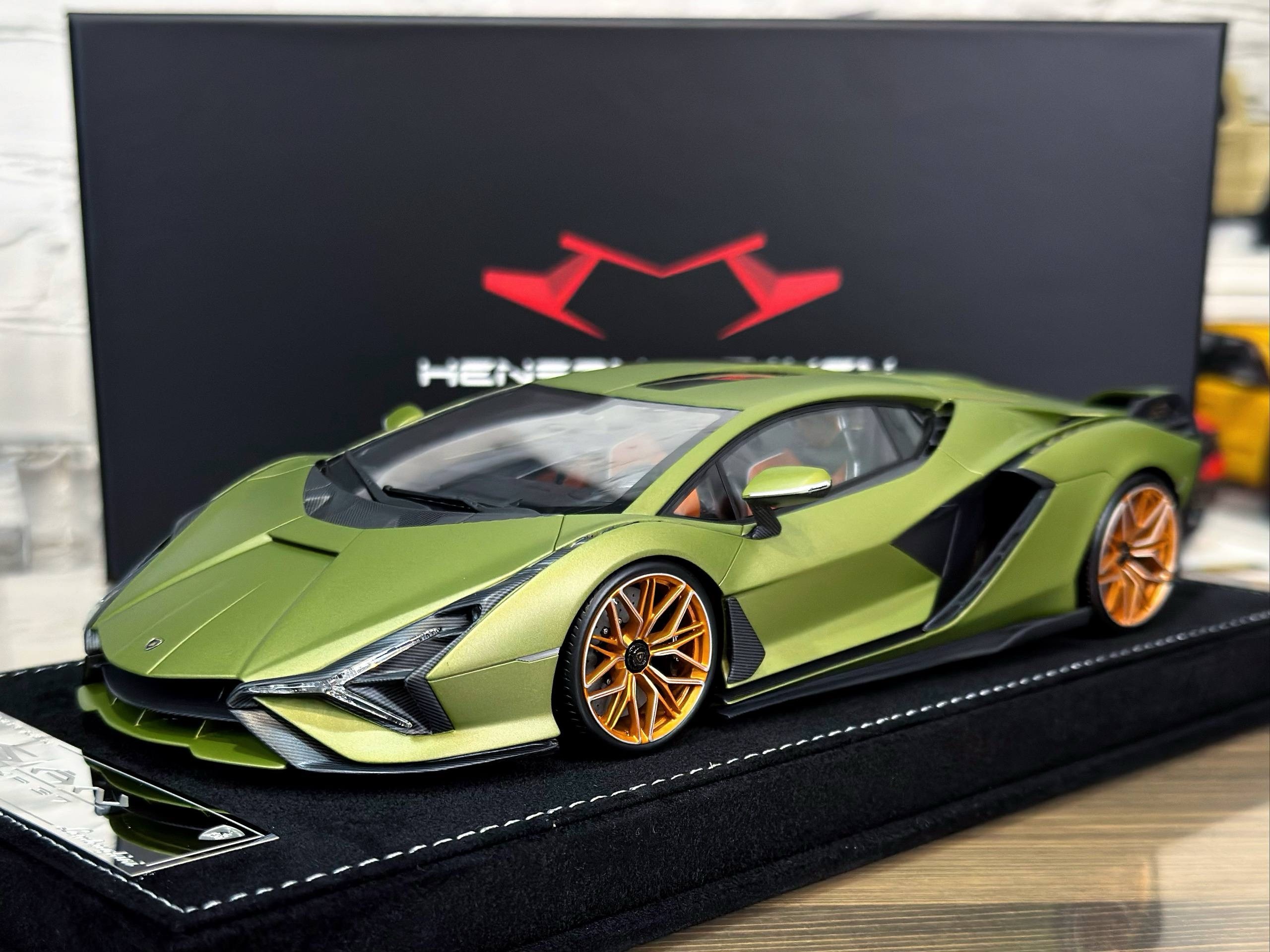 HHL250501S Henson & Heaven Lamborghini Sian FKP 37 Matte Olive Green 1:18