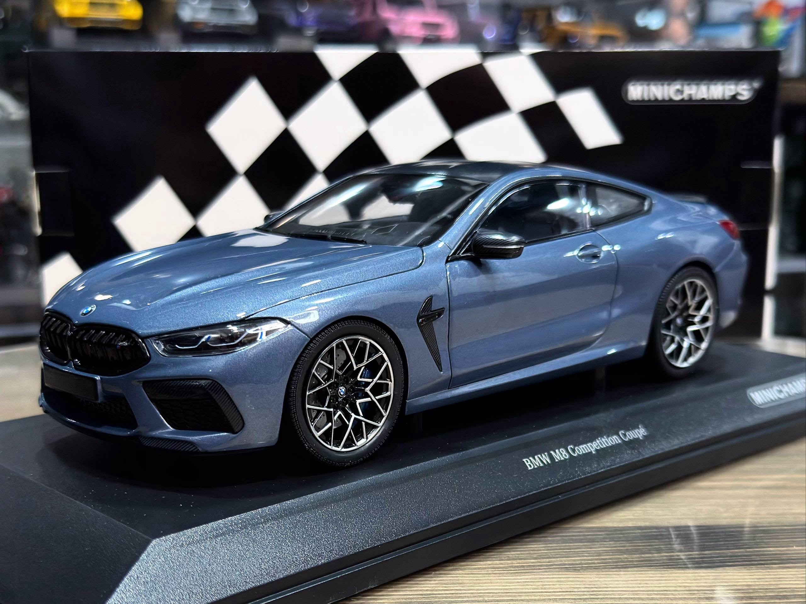 110029024 Minichamps BMW M8 COUPE 2020 Blue Metallic 1:18