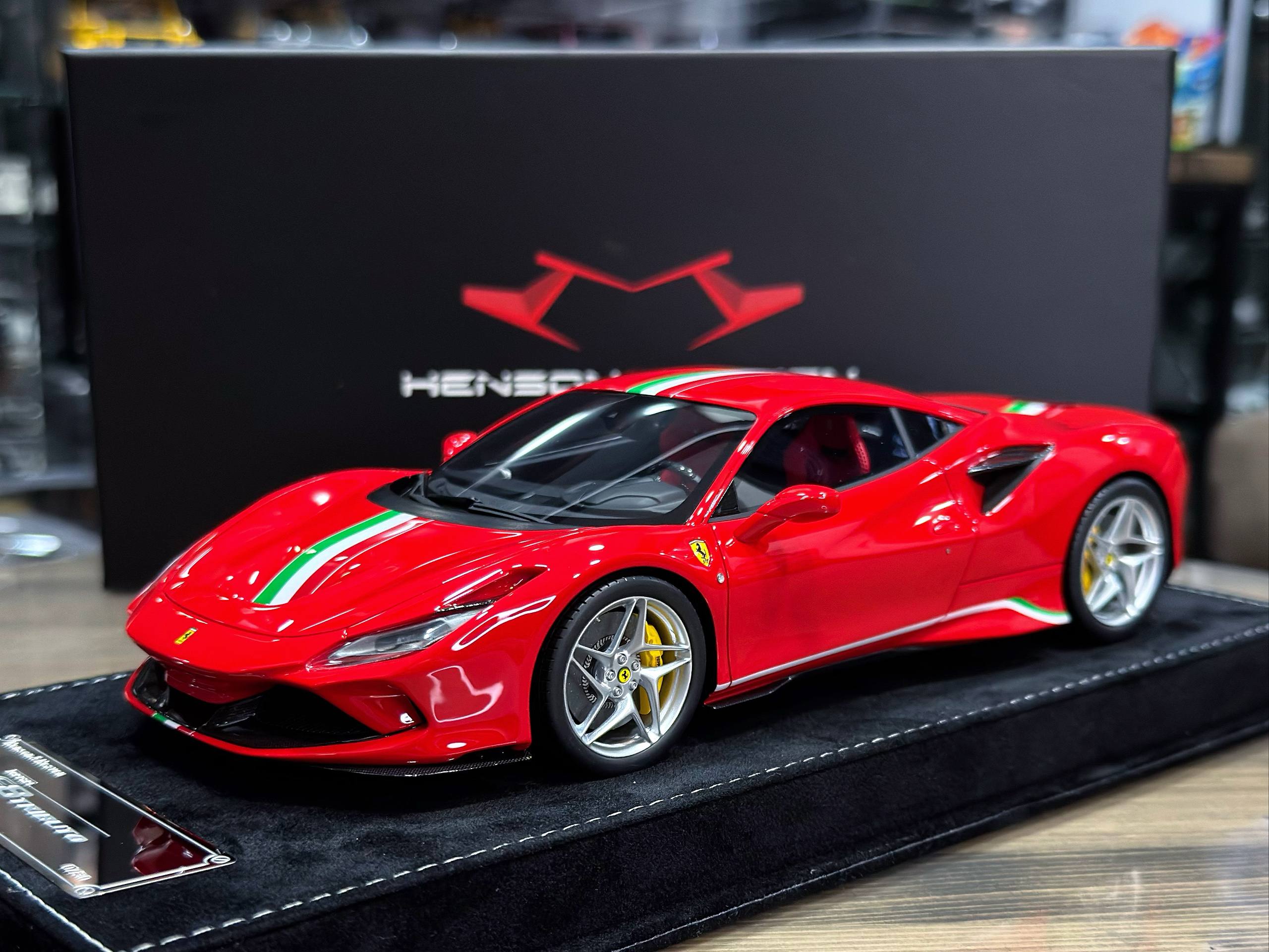 HH250602F8 Henson & Heaven Ferrari F8 Tributo Rosso Corsa 1:18