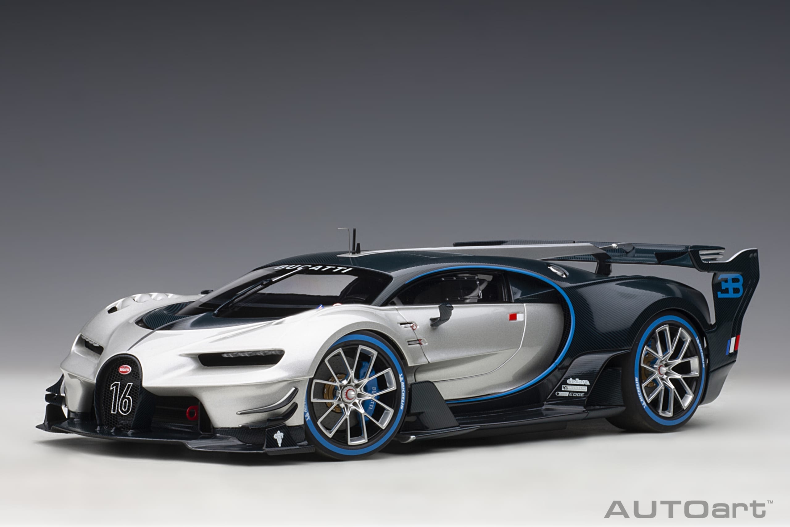 70987 AUTOart Bugatti Vision GT Argent Silver/Blue Carbon 1:18