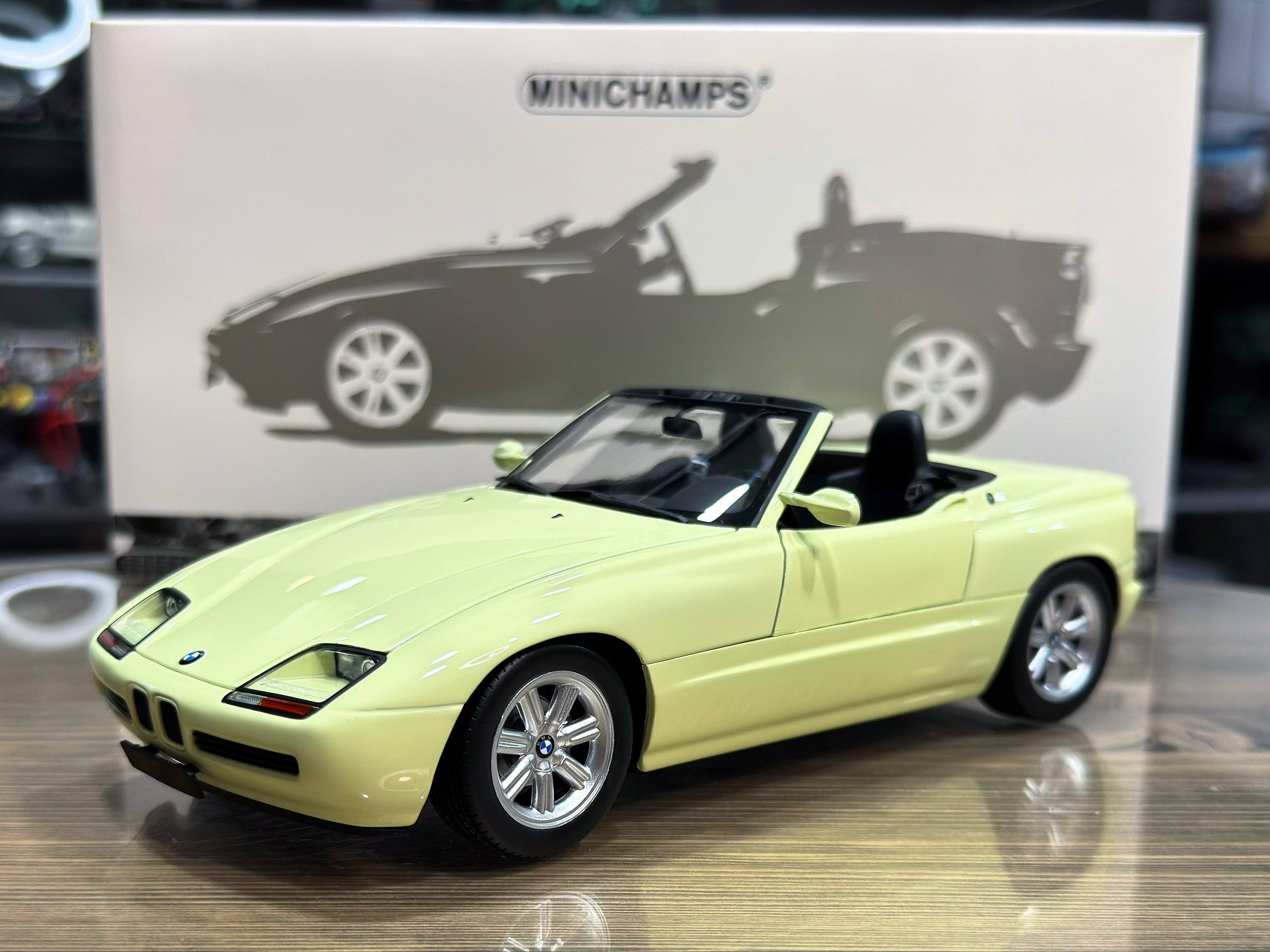 180020104 Minichamps BMW Z1 1988 Yellow 1:18