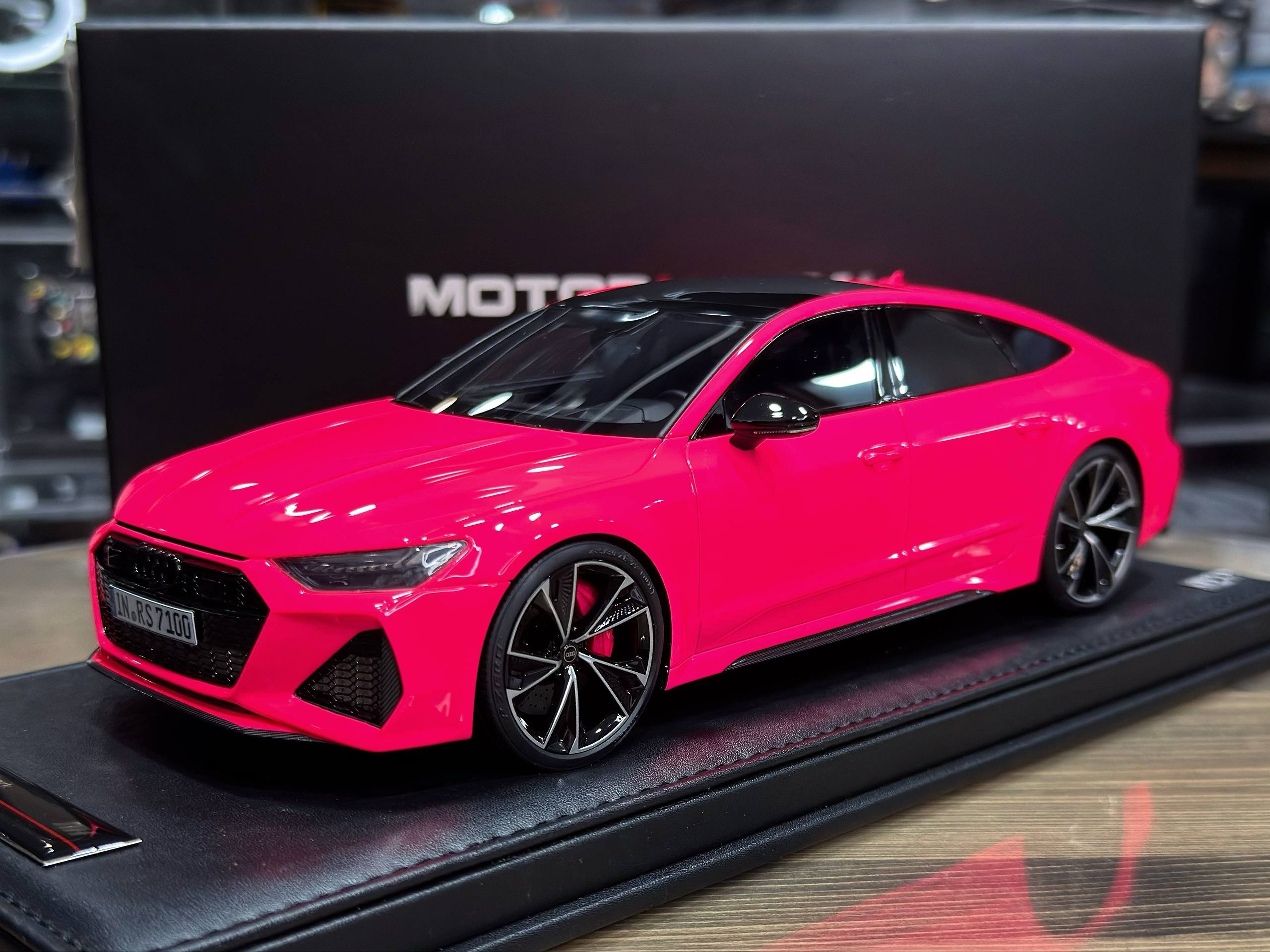 MH007DFP Motorhelix Audi RS7 Sportback Pink 1:18