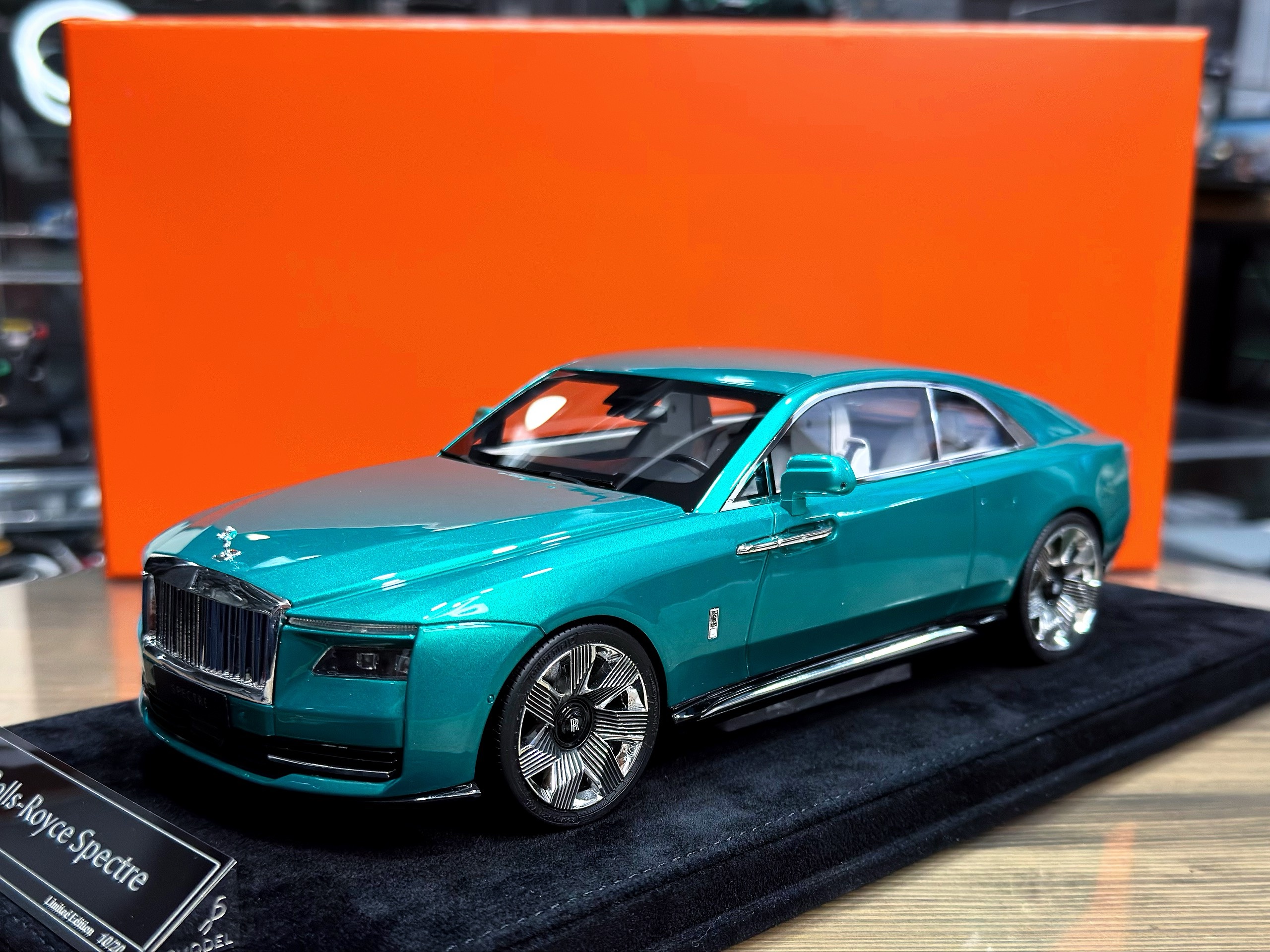 DF Model Rolls Royce Spectre Emerald Green 1:18
