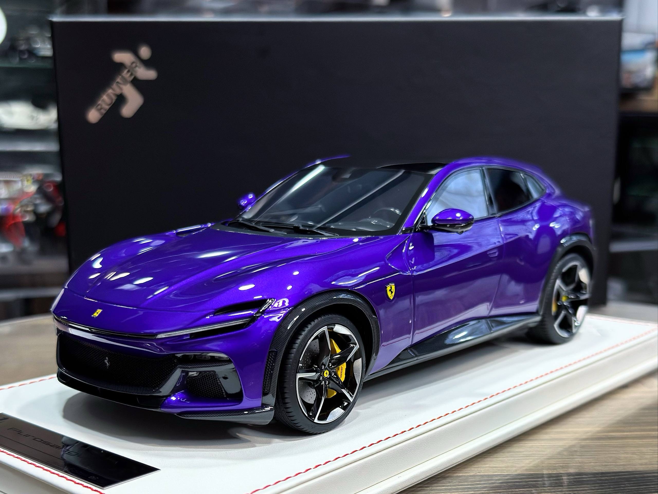 Runner Ferrari Purosangue Purple 1:18
