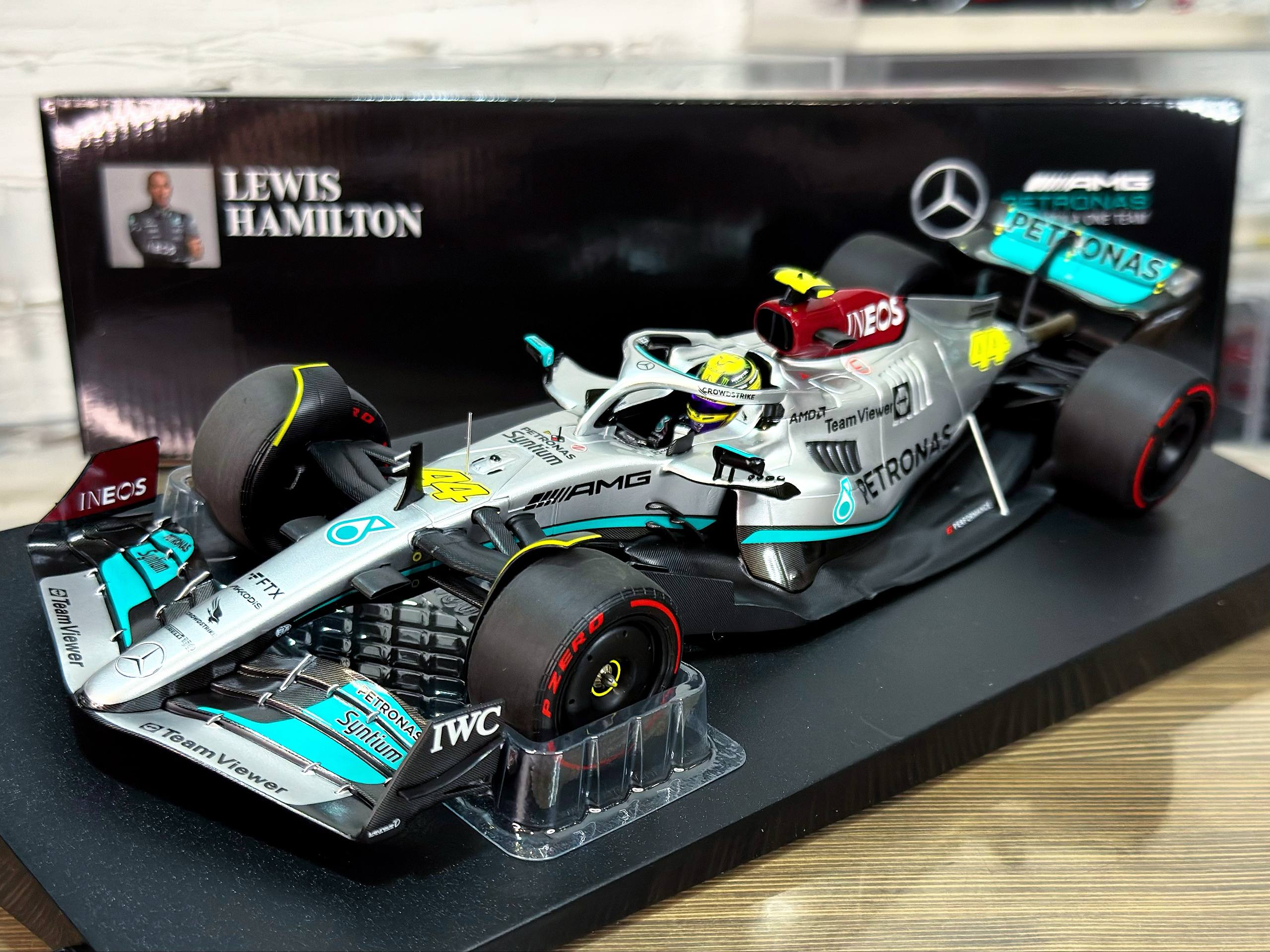 110220044 Minichamps Mercedes AMG Petronas Formula One Team F1 W13 E Performance Lewis Hamilton Spain GP 2022 1:18