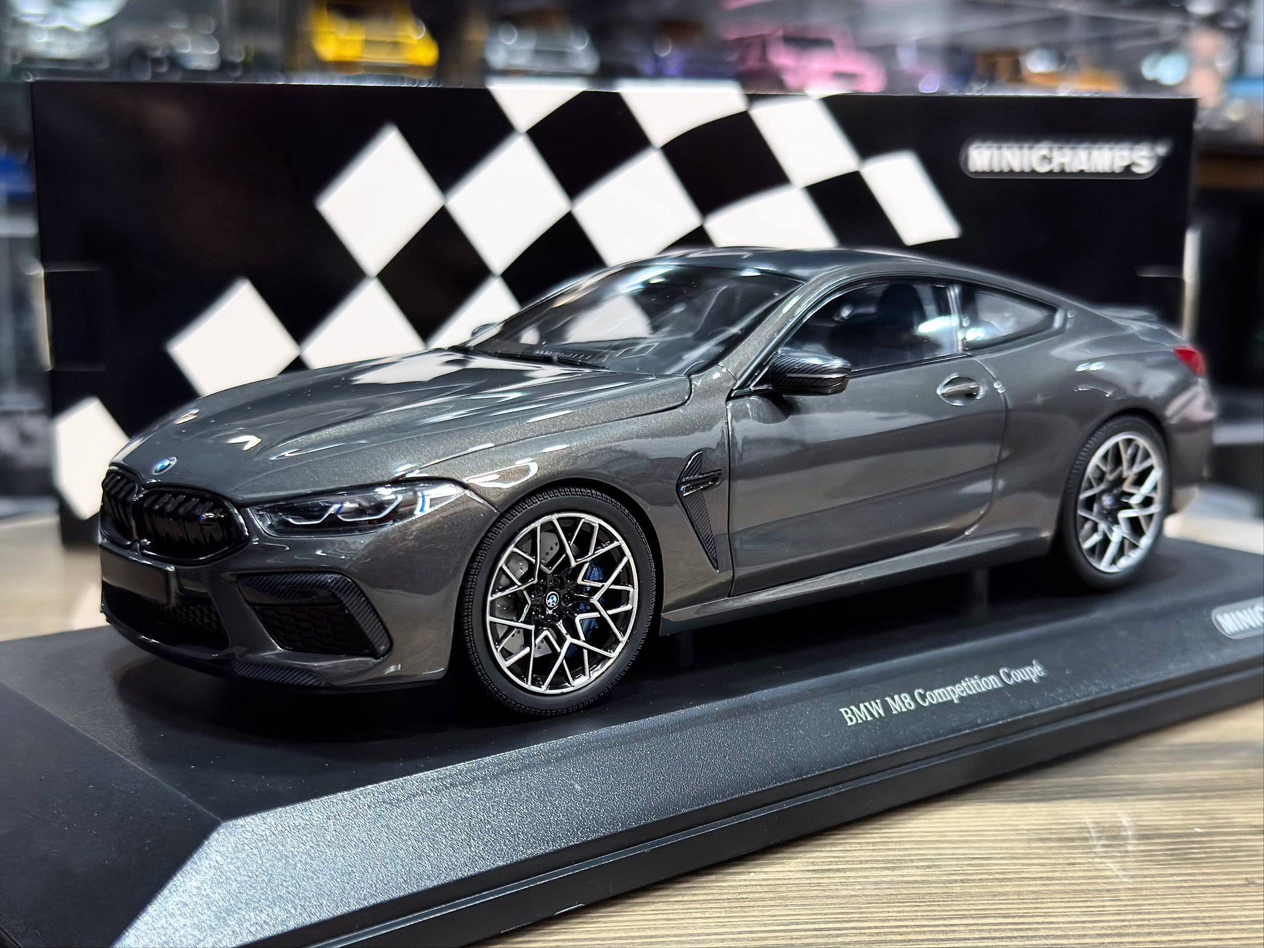 110029022 Minichamps BMW M8 COUPE 2020 Grey Metallic 1:18
