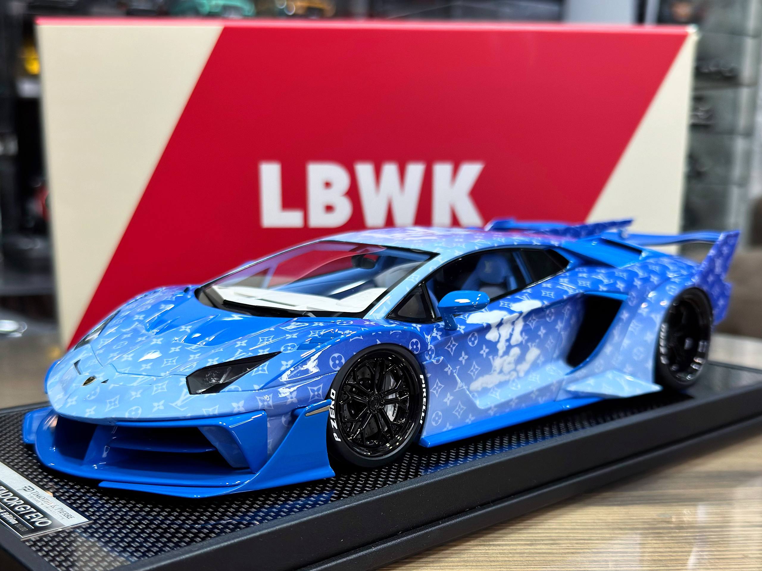 LB1875-LVCD Timothy & Pierre LBWK Lamborghini Aventador 700GT EVO LV Cloud 1:18