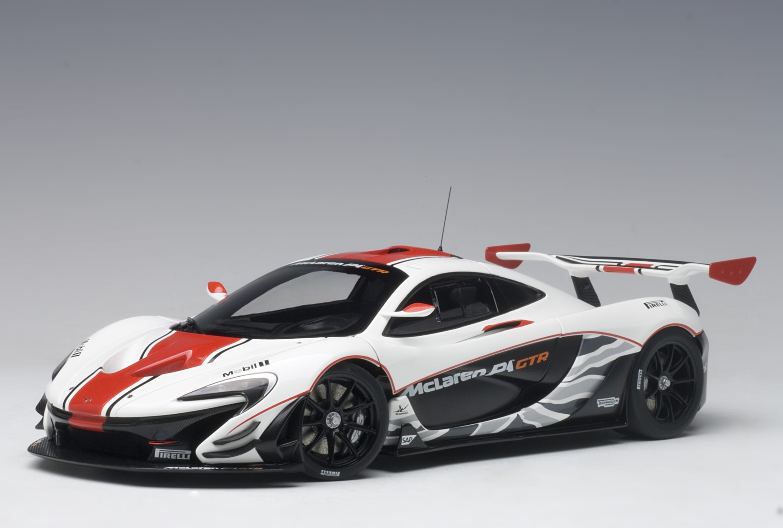 81541 Autoart McLaren P1 GTR 1:18