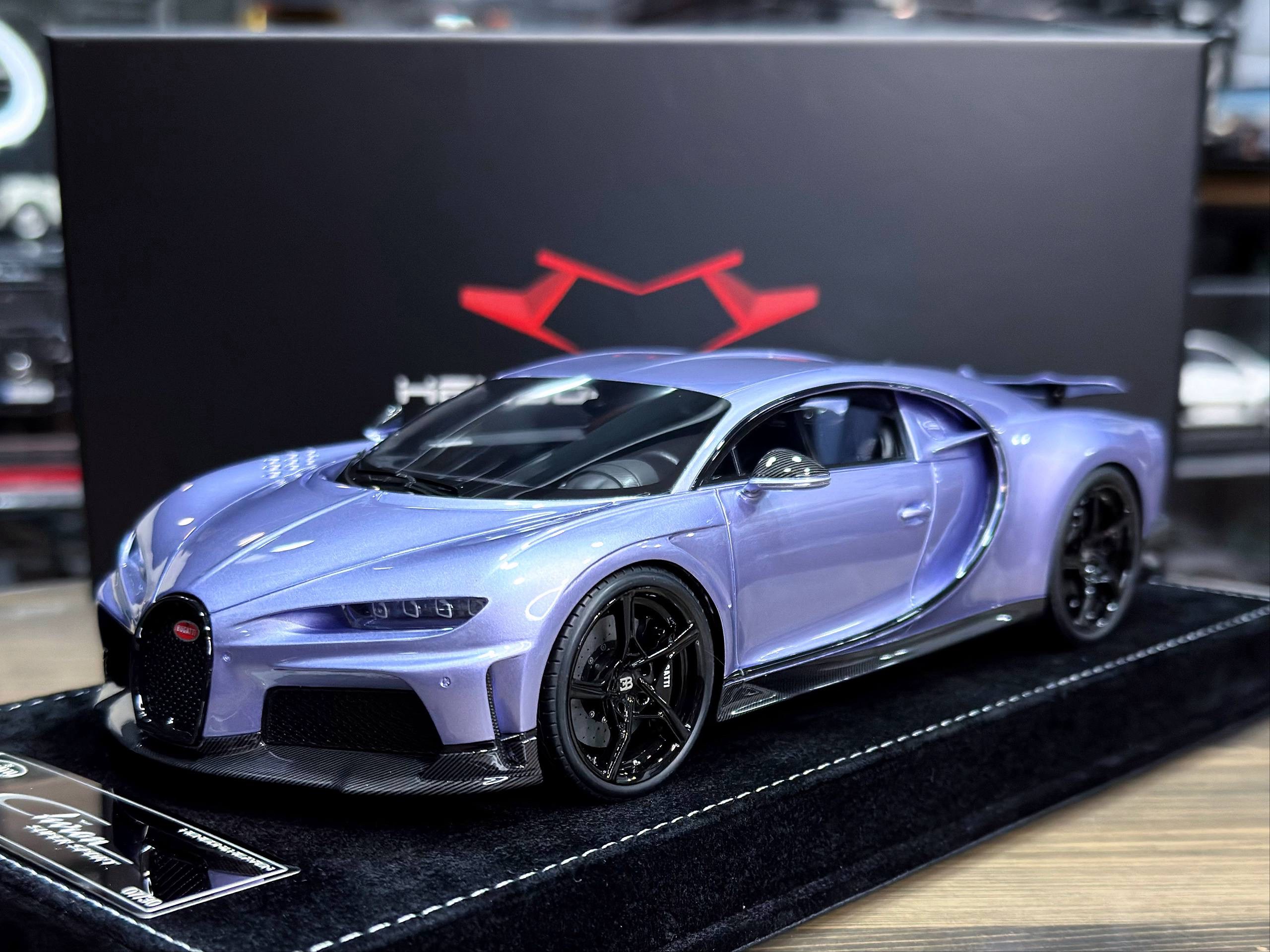 HHB250304S Henson & Heaven Bugatti Chiron Super Sport Iris Purple 1:18