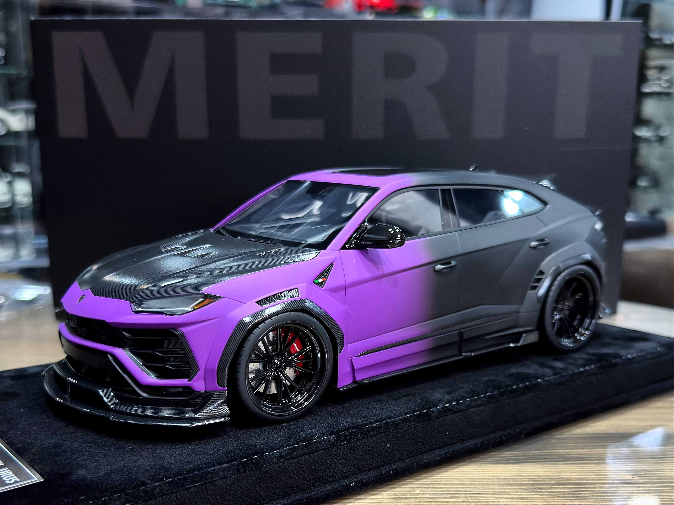 AB469 IVY Merit LBWK Lamborghini Urus Purple to Black 1:18