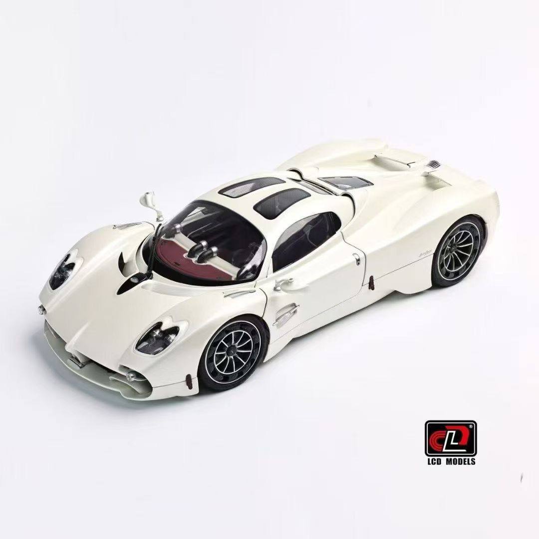 LCD18024-PW LCD Pagani Utopia White 1:18 — Цена 10% от полной суммы для резерва