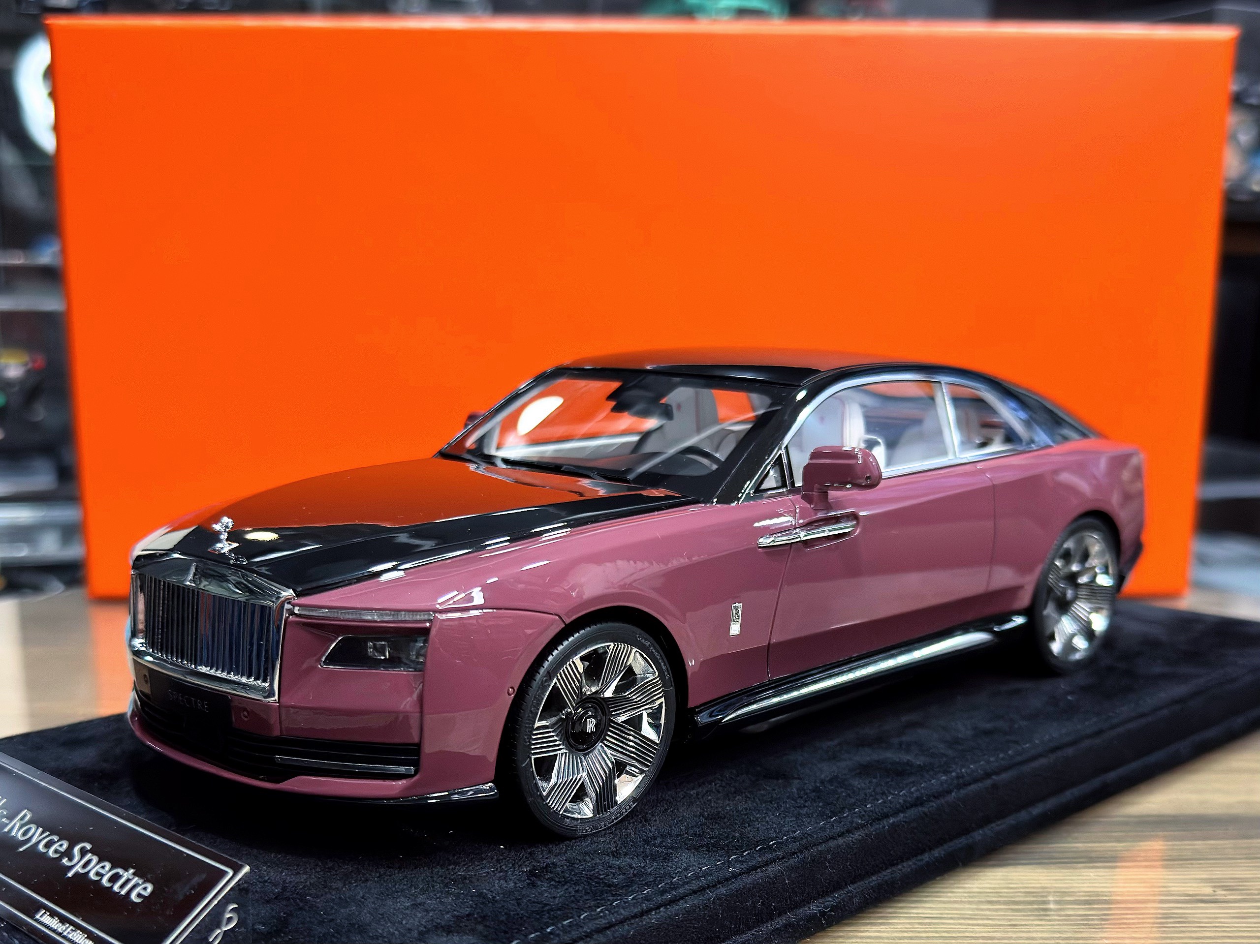 DF Model Rolls Royce Spectre Red 1:18