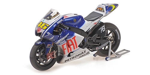 122093246 Minichamps Yamaha YZR M1 Team Fiat Yamaha Valentino Rossi World Champion MotoGP 2009 Dirty Version 1:12