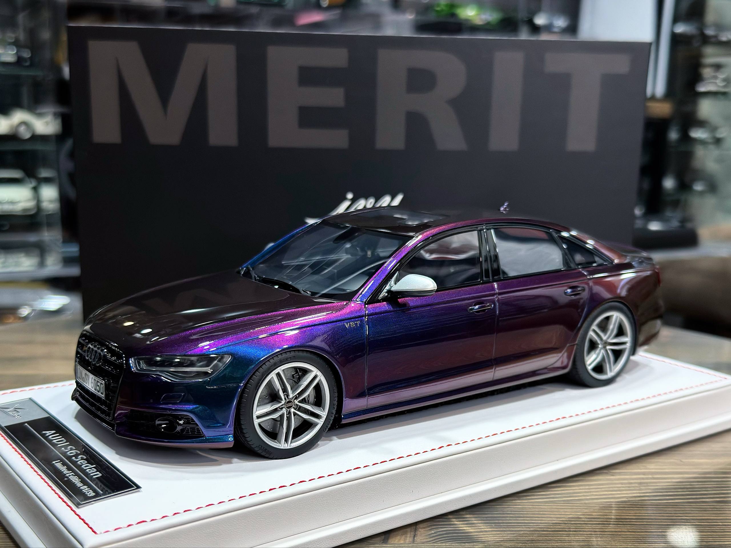 IT1801CN IVY Merit Audi S6 Chameleon 1:18