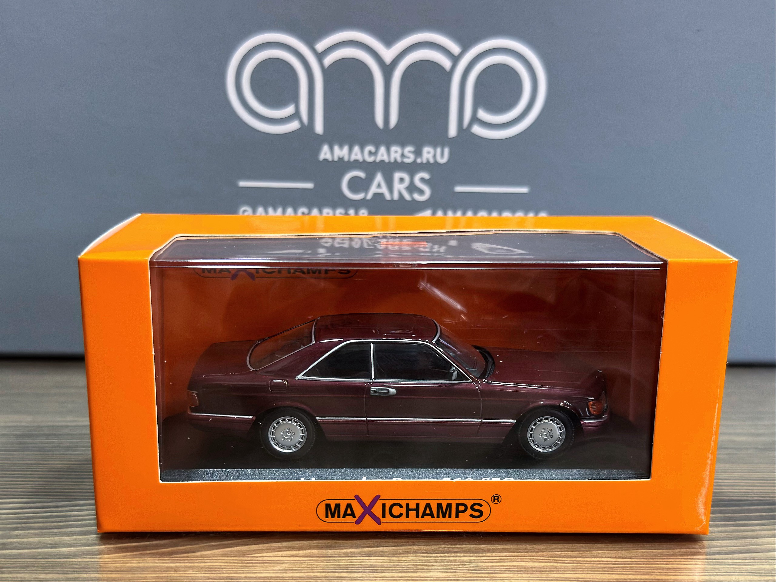 940035124 Minichamps Mercedes-Benz 560 SEC 1986 Red Metallic 1:43