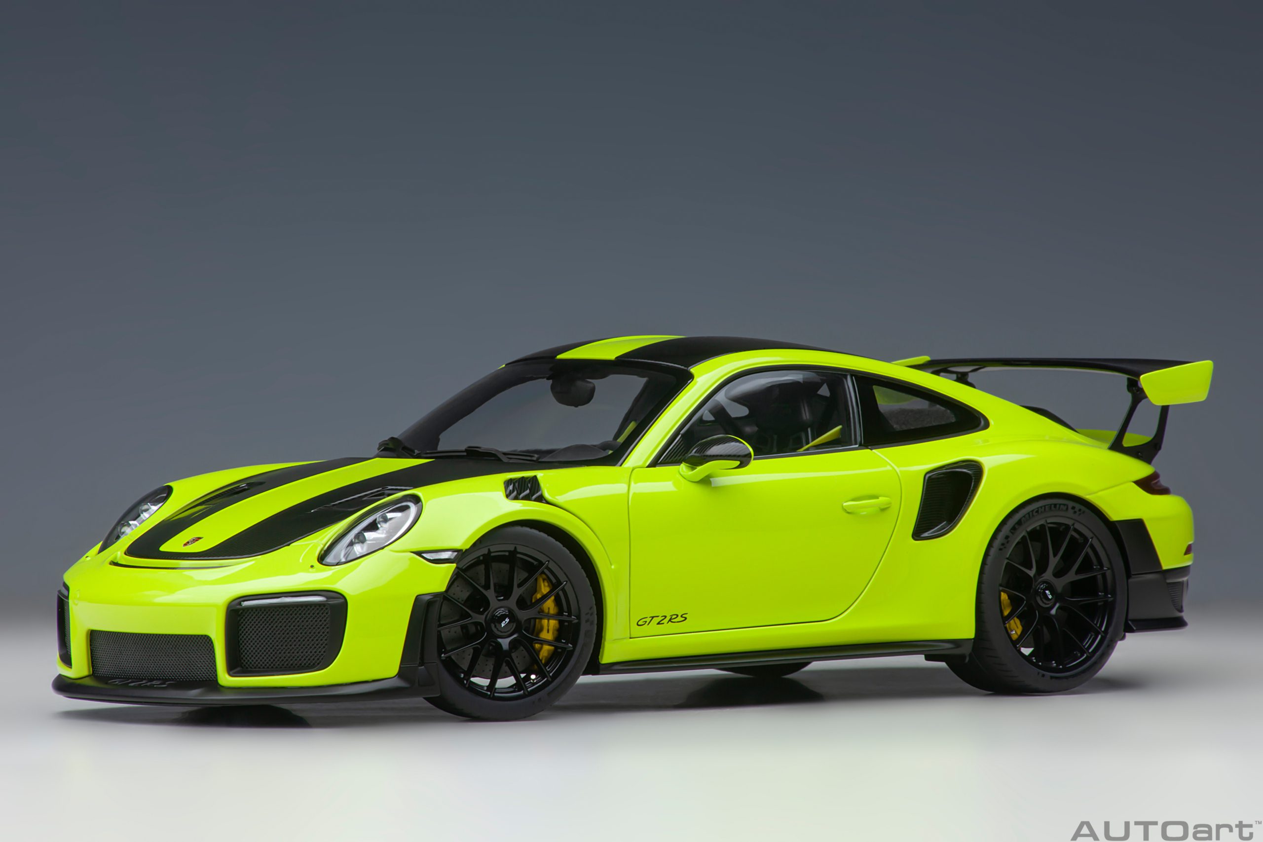78187 AUTOart Porsche 911 (991.2) GT2 RS Weissach Package Acid Green 1:18