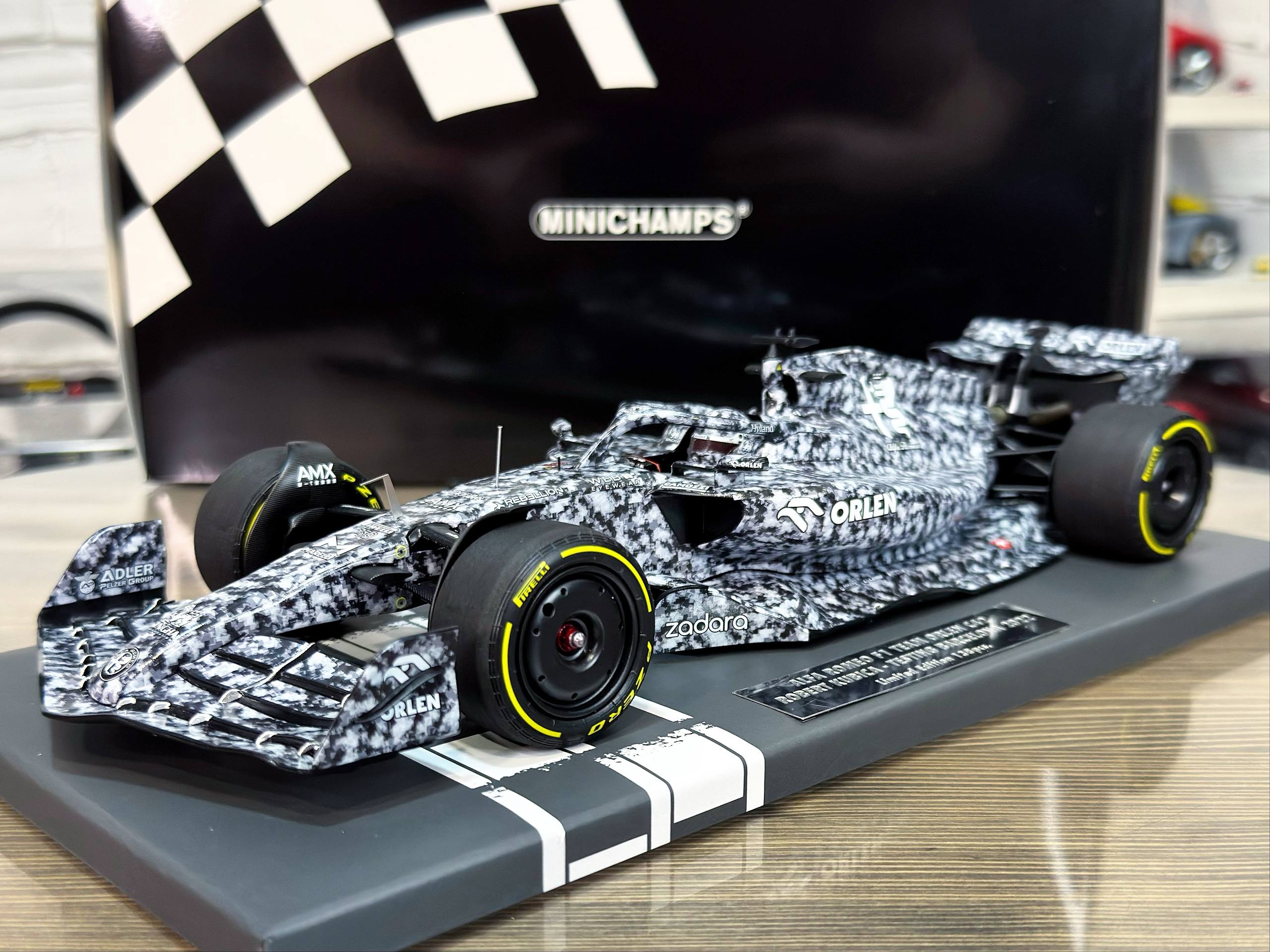 117229988 Minichamps Alfa Romeo F1 Team Orlen C42 Robert Kibica Testing Barcelona 2022 1:18