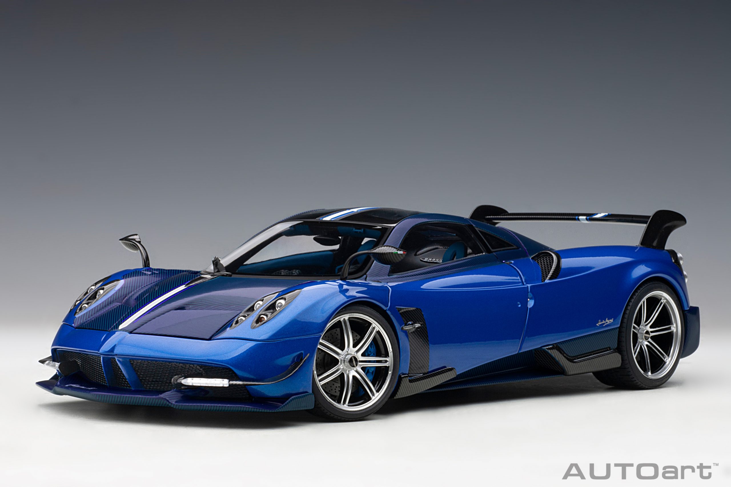 78277 AUTOart Pagani Huayra BC Blue Francia/Carbon 1:18