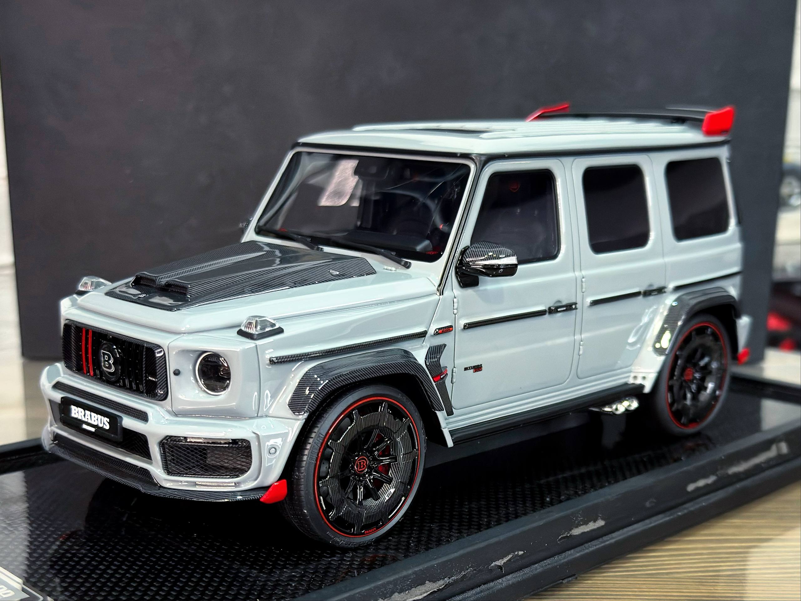 MH021NG Motorhelix Mercedes Benz Brabus 900 Rocket Nardo Grey 1:18