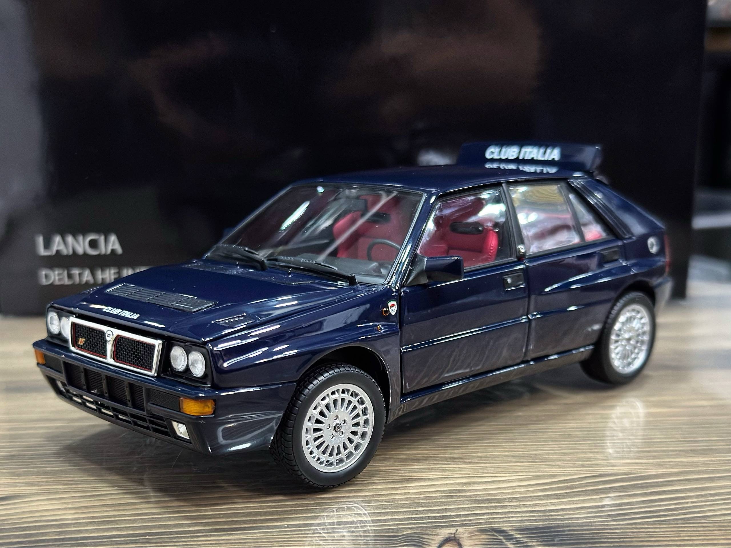 08343SC Kyosho Lancia Delta HF Integrale Сlub Italia Dark Blue 1:18