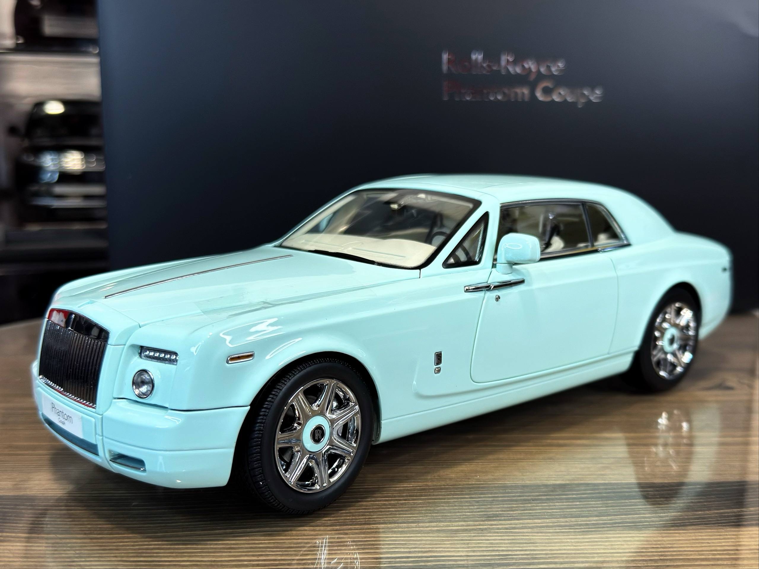 08862TBL Kyosho Rolls Royce Phantom Coupe Turquoise 1:18