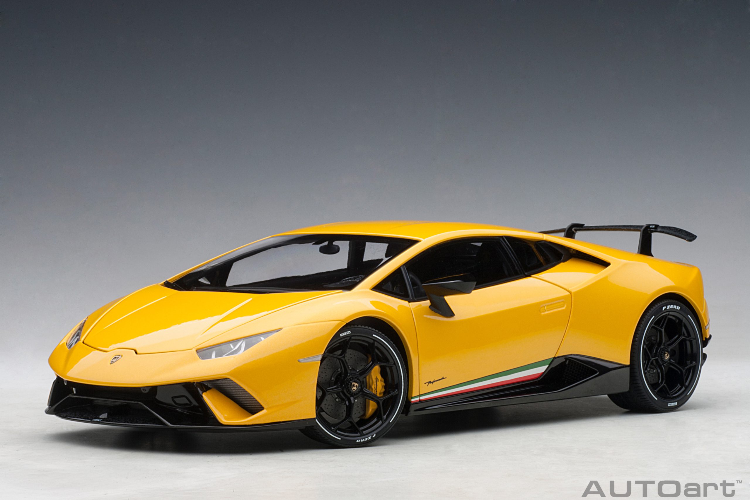 79155 AutoArt Lamborghini Huracán Performante (Giallo Inti) 1:18
