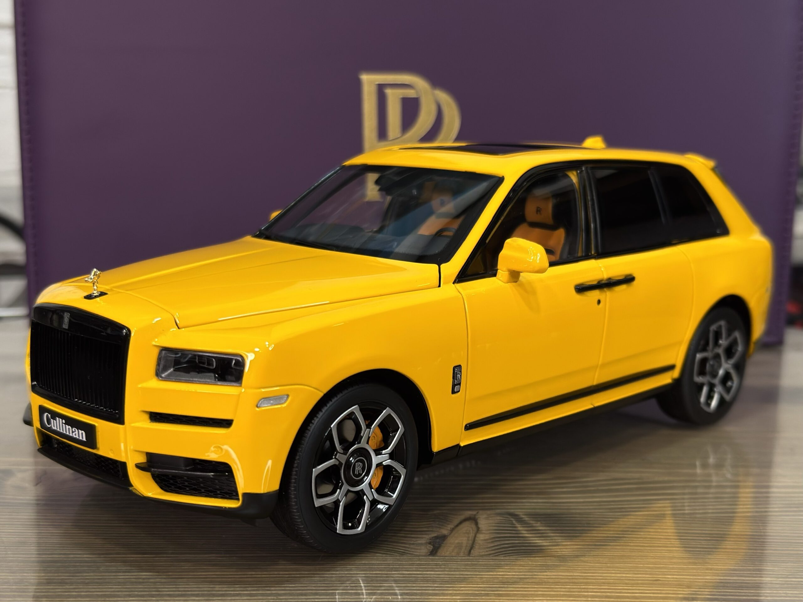 OEM028-18 Keng Fai Rolls Royce Cullinan Yellow 1:18