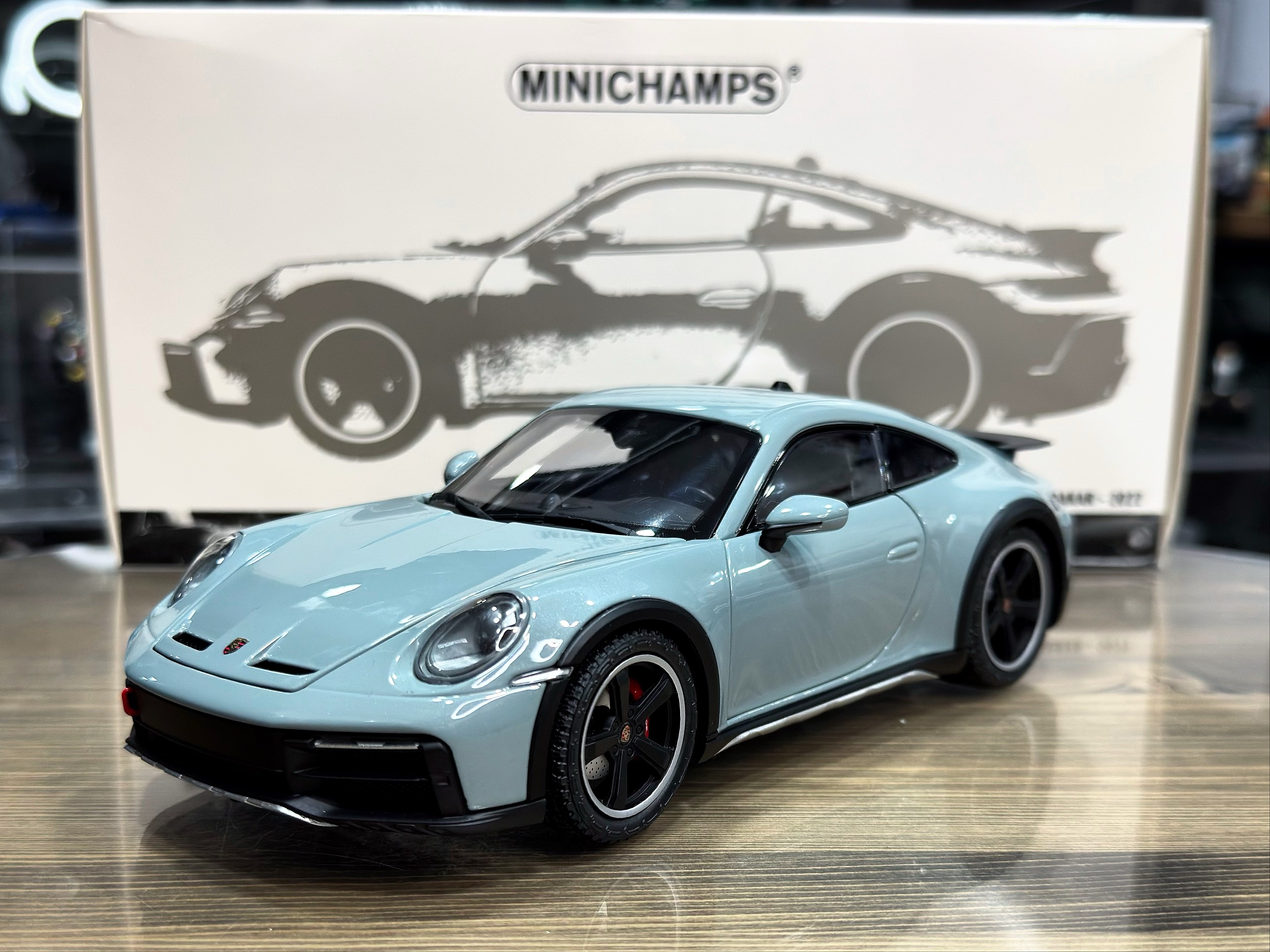 110062071 Minichamps Porsche 911 Dakar 2022 Green Met 1:18