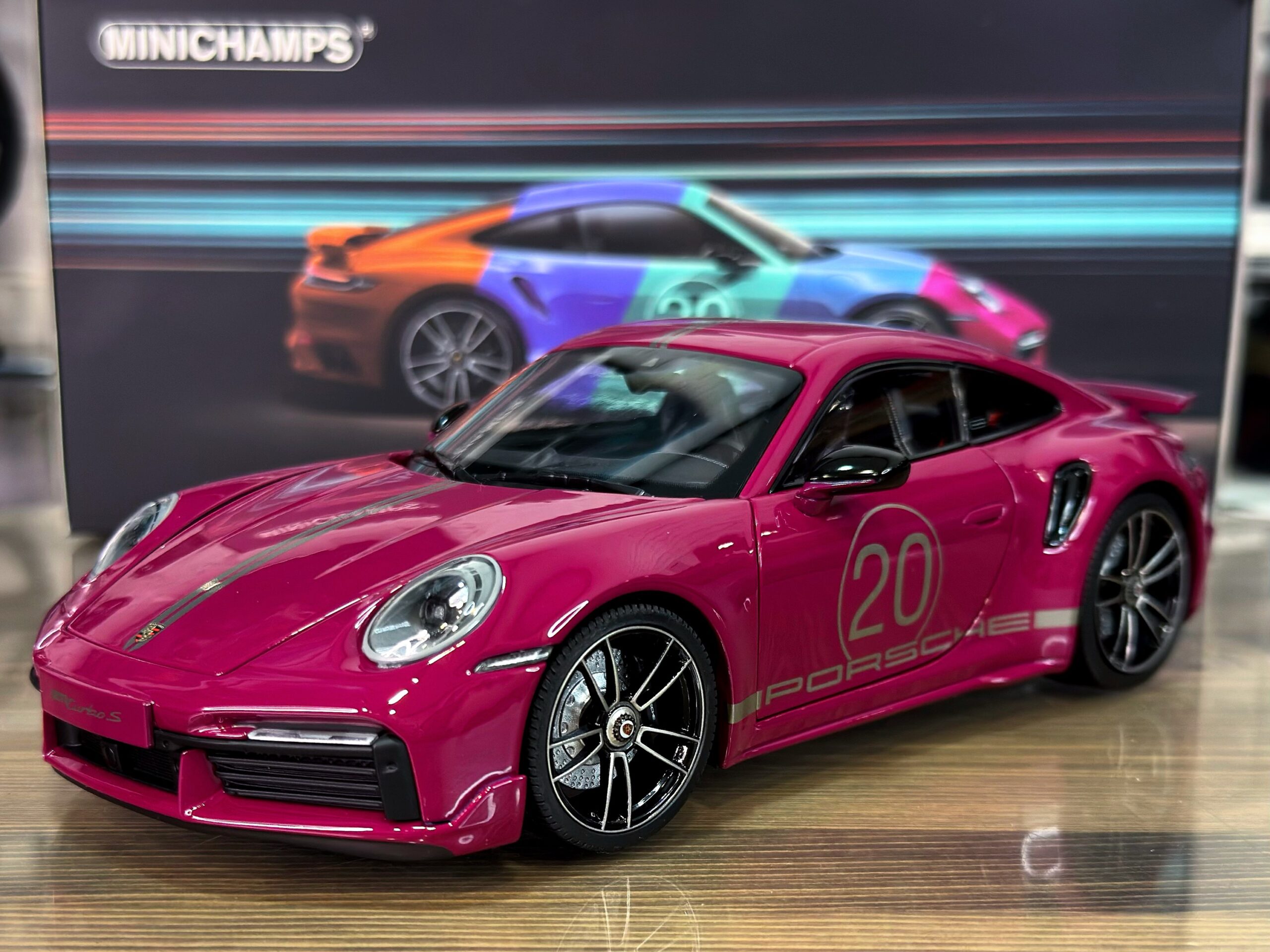 113069075 Minichamps Porsche 911 (992) Turbo S Coupe Sport Design 2021 Red 1:18