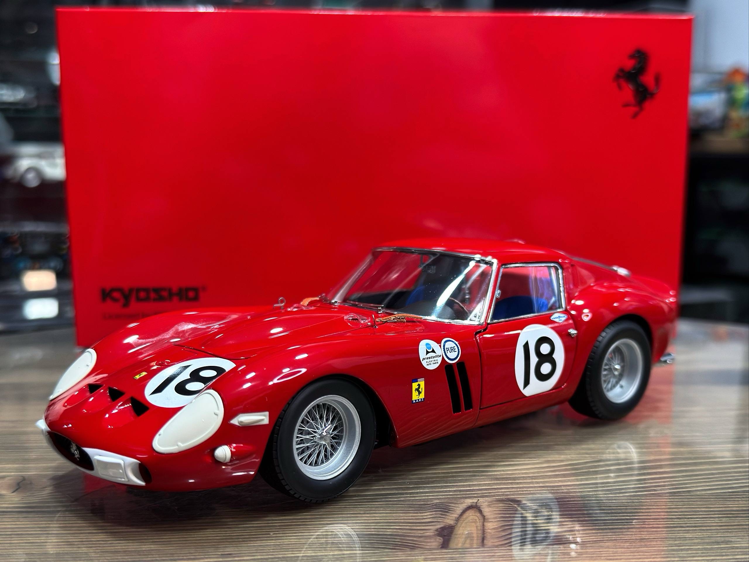 08438F Kyosho Ferrari 250 GTO #18 Daytona 3H 1963 Red 1:18