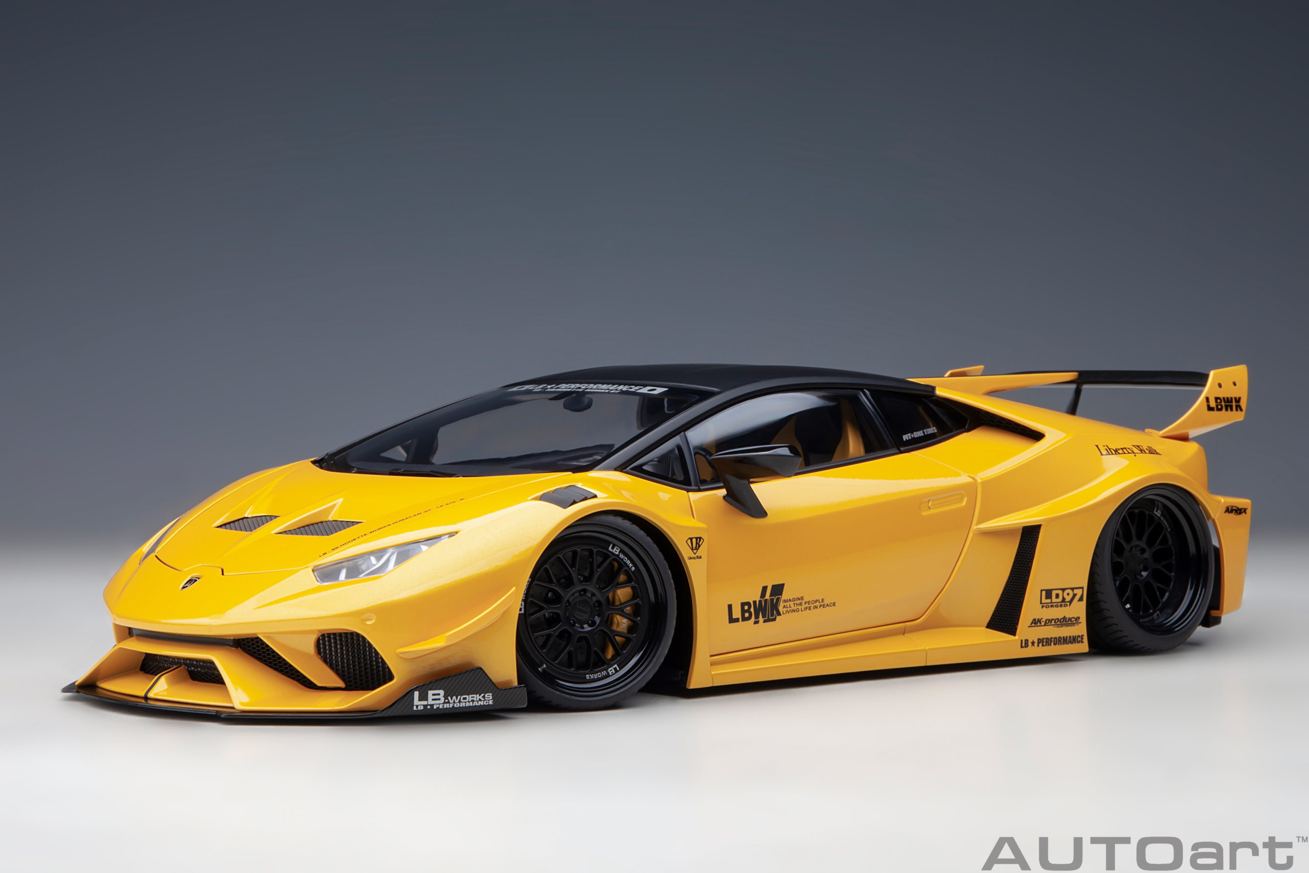 79127 Autoart Lamborghini Huracan LBWK 1:18