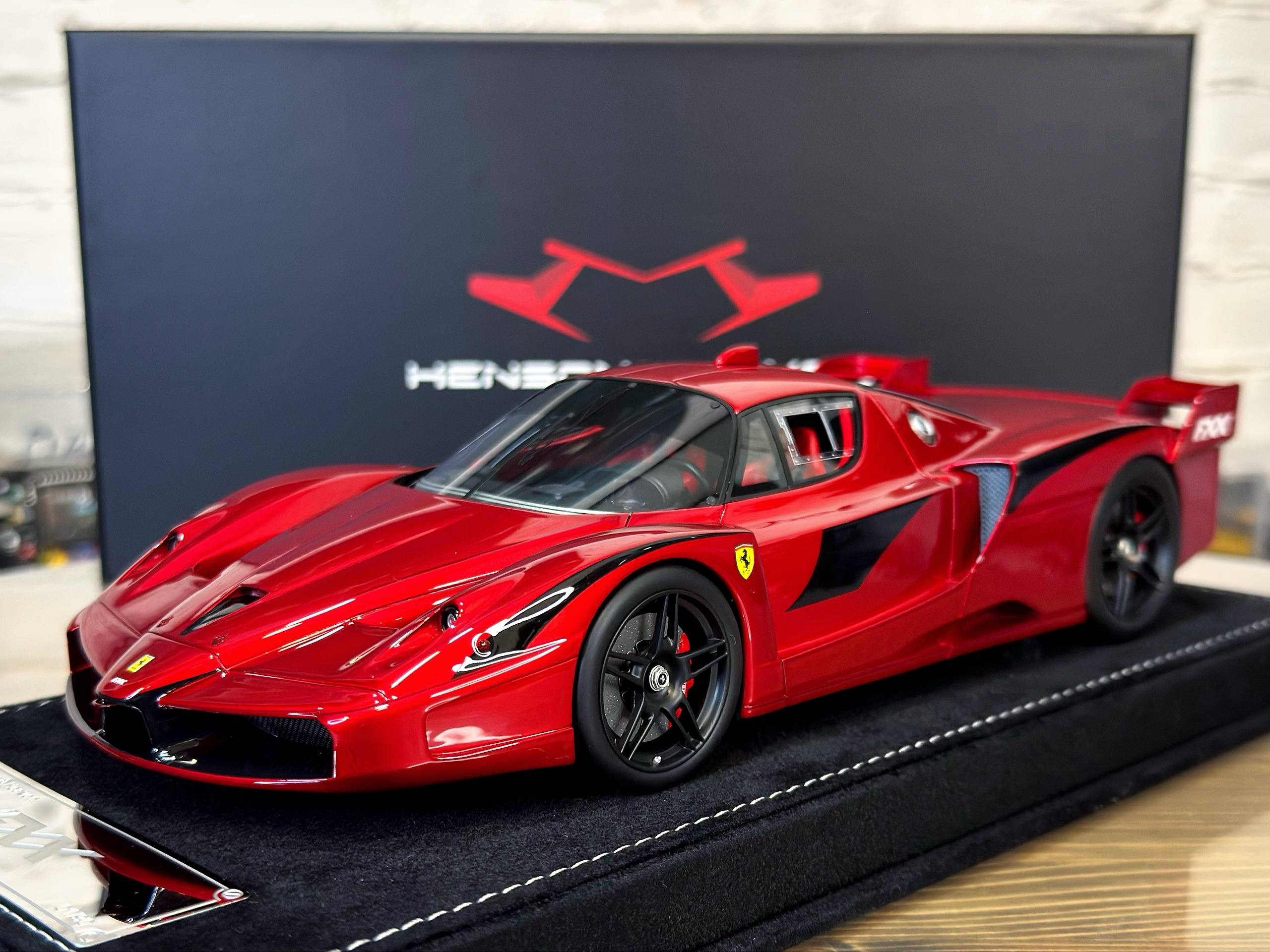 Henson & Heaven Ferrari FXX Rosso Fuoco 1:18