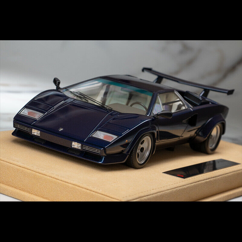IM065A Make up Lamborhini Countach 1:18