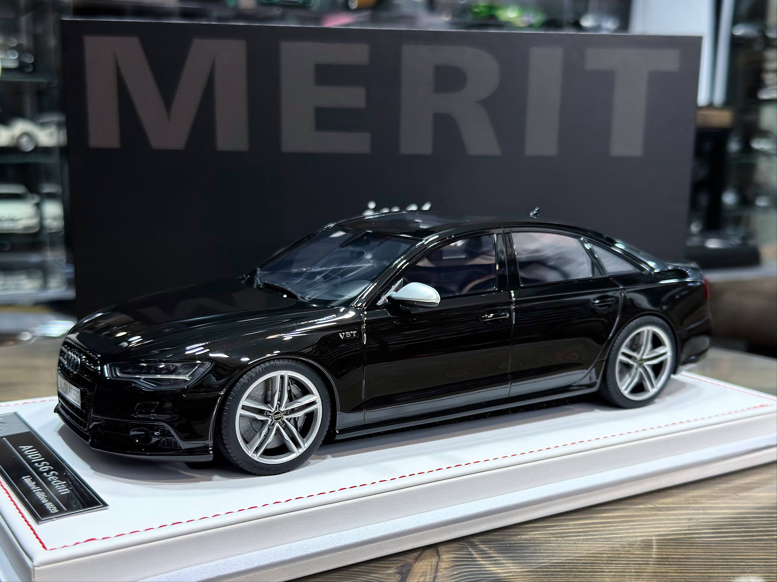 IT1801BB IVY Merit Audi S6 Briliant Black 1:18