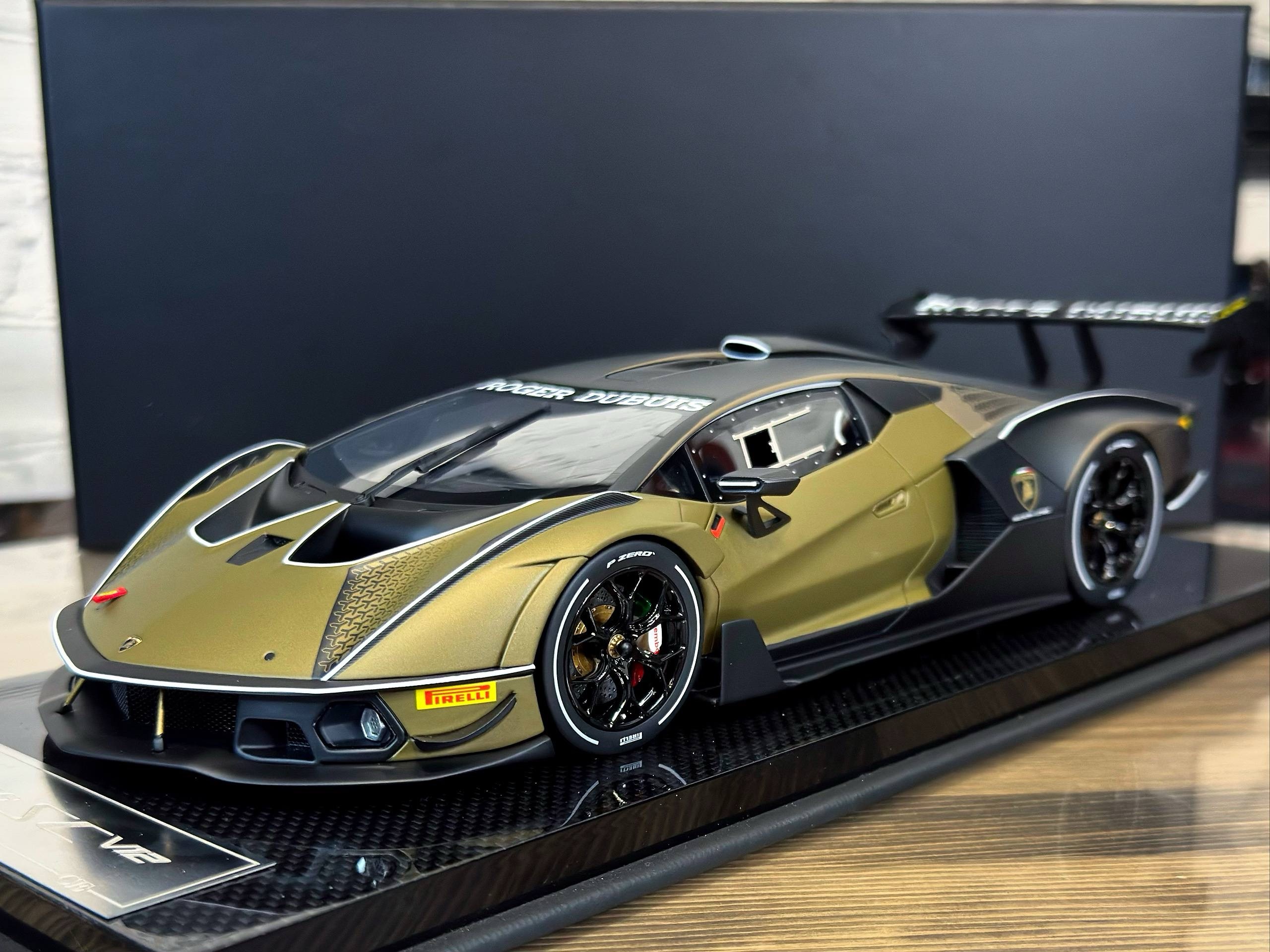 MF446 Custom Edition Lamborghini Essenza SC V12 Green/Black 1:18