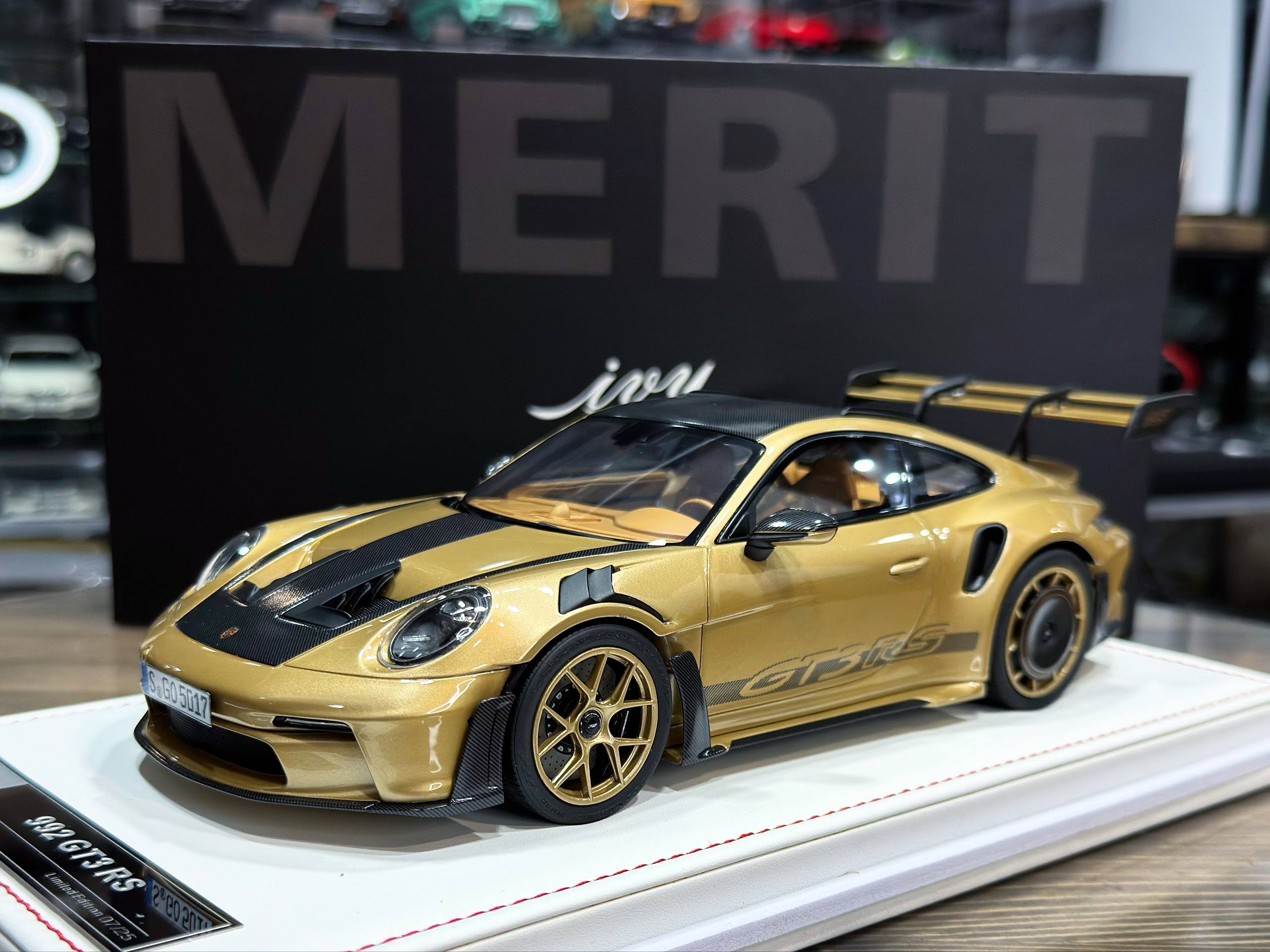 AB427 IVY Merit Porsche 911 (992) GT3 RS Gold Bronze/Gold 1:18
