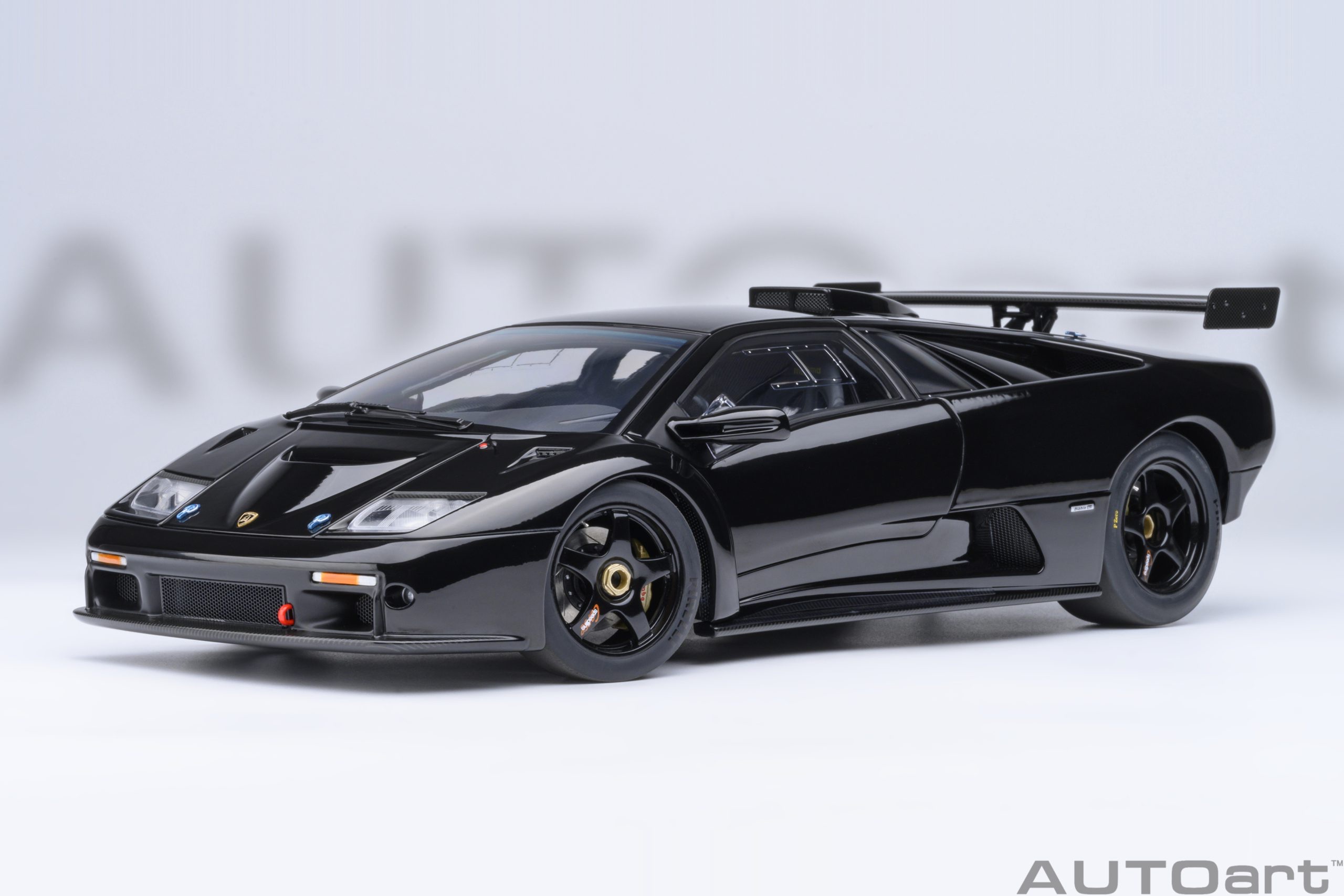 79137 AUTOart Lamborghini Diablo GTR Deep Black 1:18