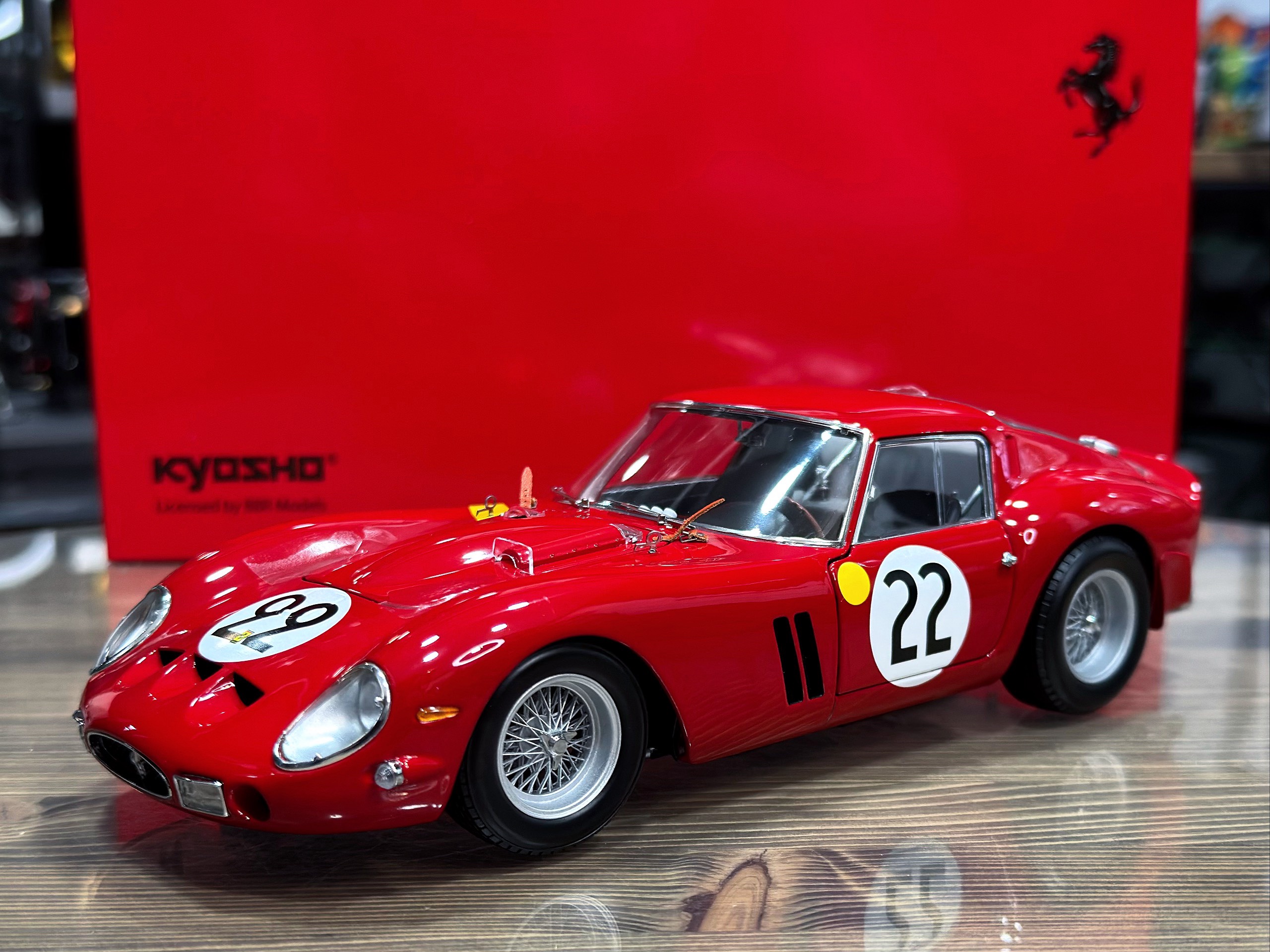 08438B Kyosho Ferrari 250 GTO #22 LM 1972 1:18