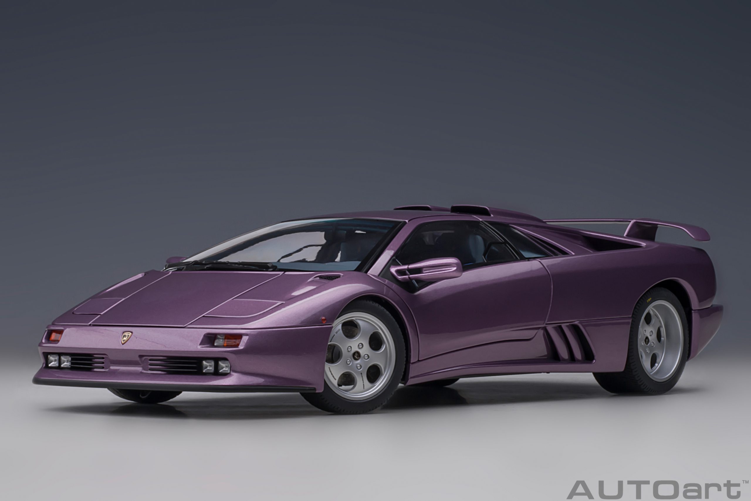 79142 AUTOart Lamborghini Diablo SE30 JotaViola SE30-Metallic Purple 1:18