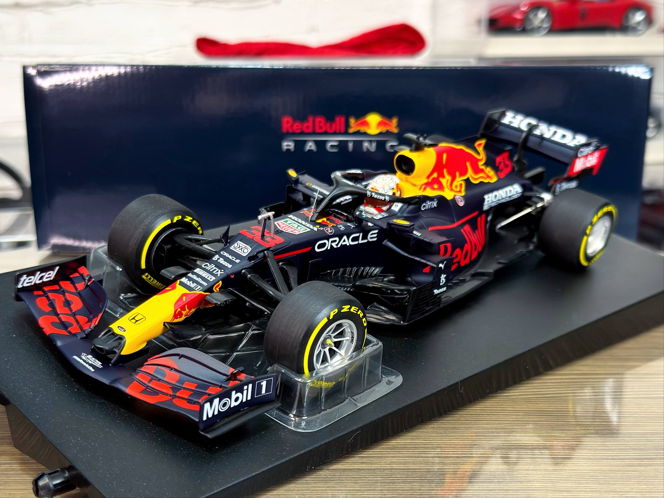 110211933 Minichamps Red Bull Racing Honda RB16B Max Verstappen Winner Mexican GP 2021 1:18