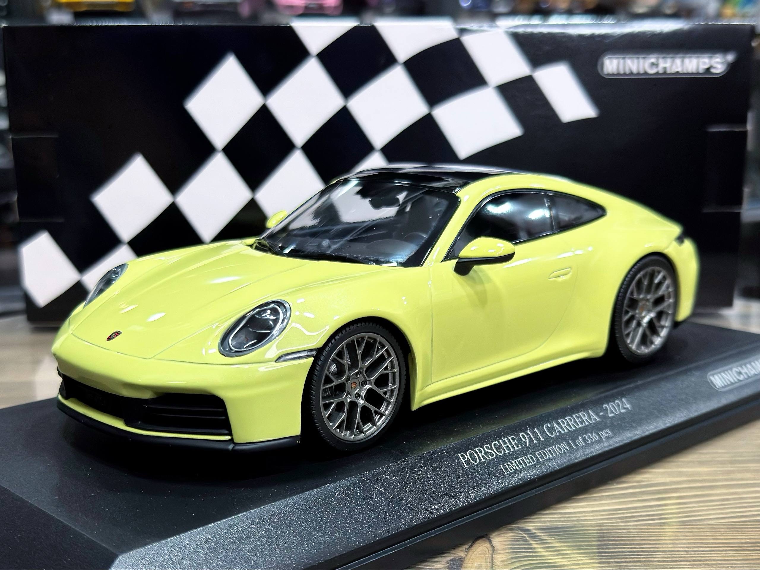 155064021 Minichamps Porsche 911 (992.2) Carrera Coupe 2024 Yellow Metallic 1:18