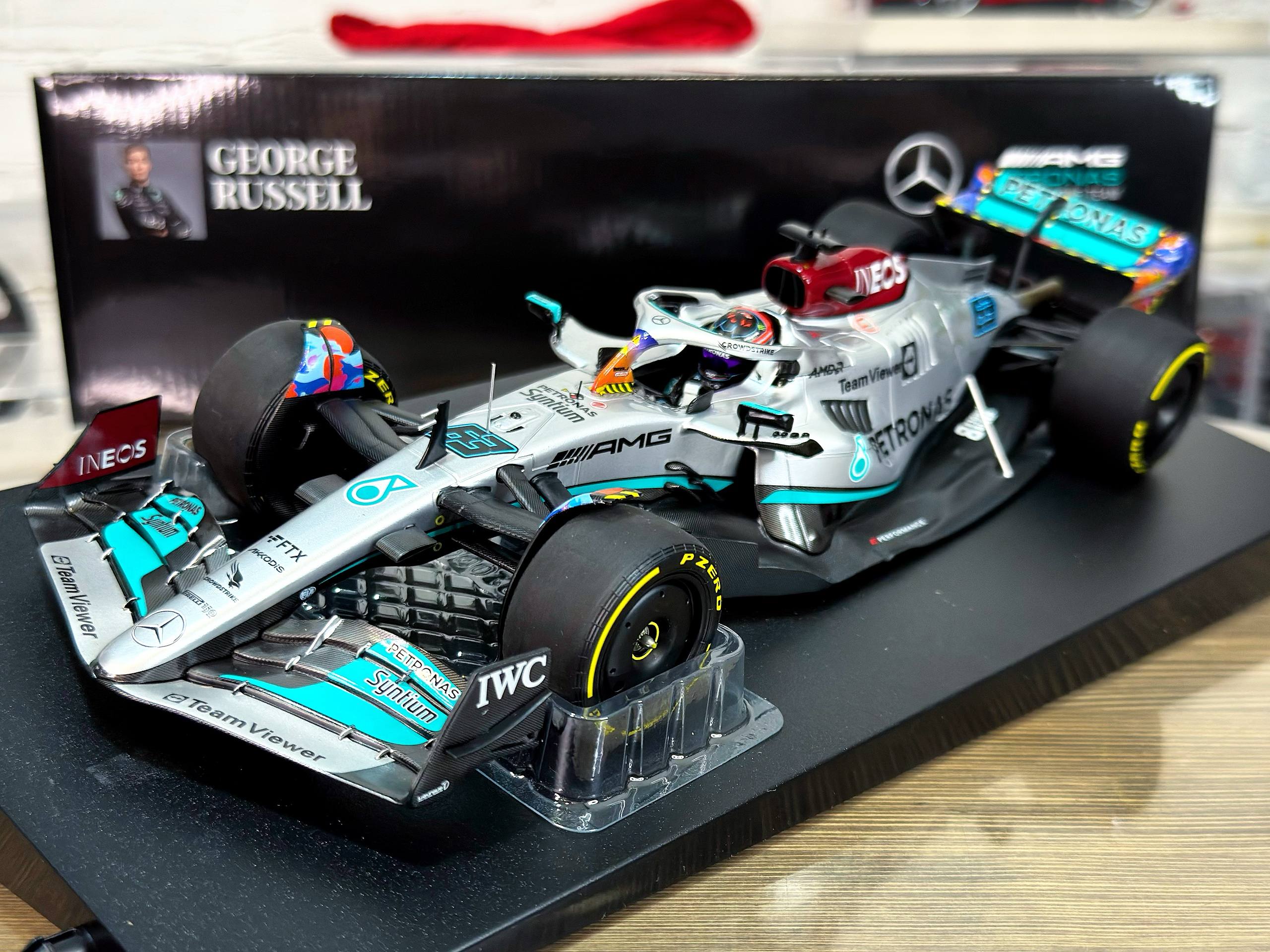 110220563 Minichamps Mercedes AMG Petronas Formula One Team F1 W13 E Performance George Russel Miami GP 2022 1:18