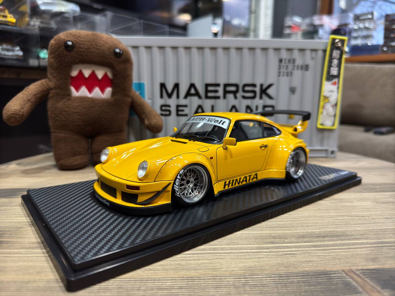 IG3621 Ignition Model RWB 930 Hinata Yellow 1:18