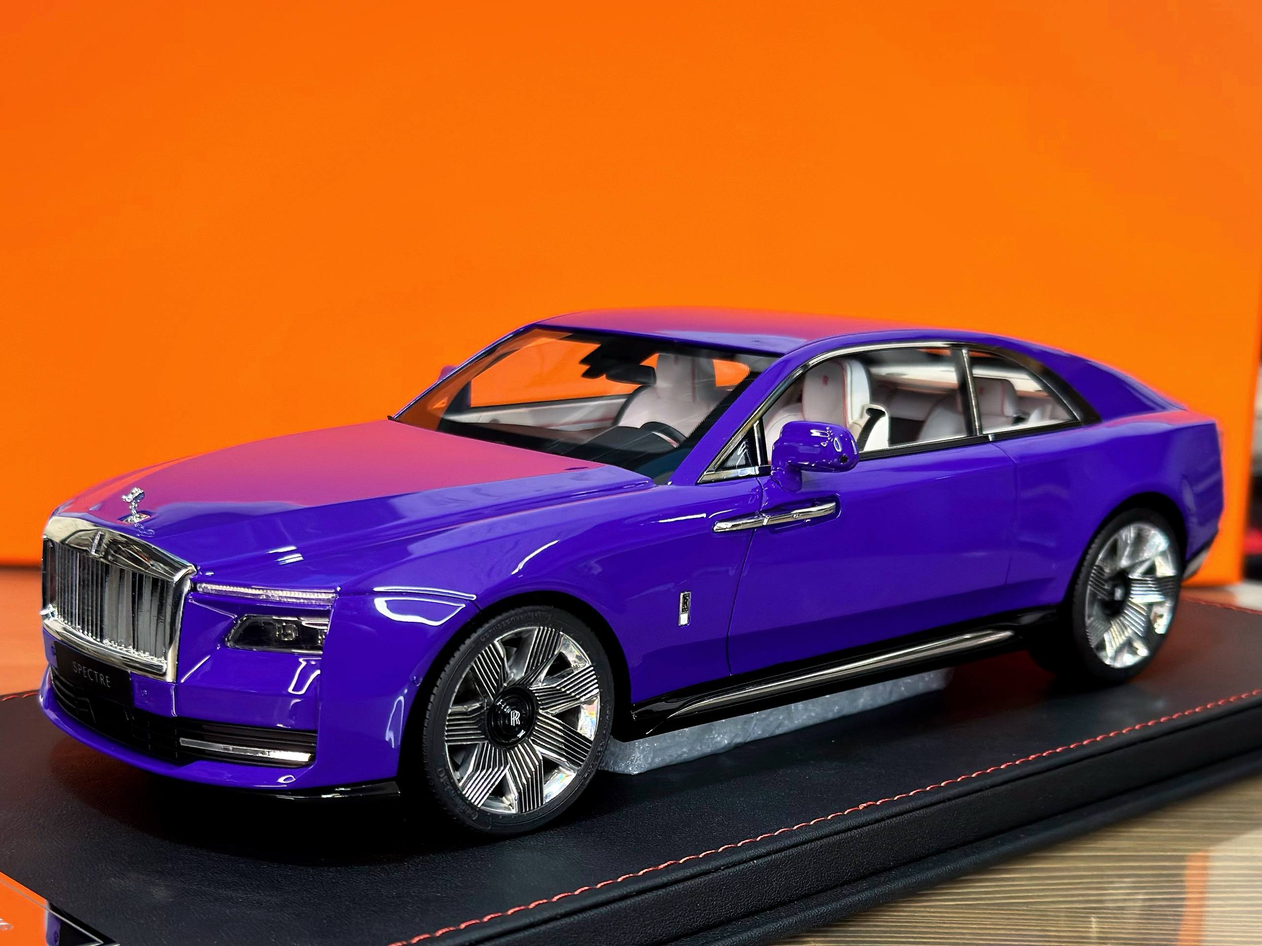 DF Model Rolls Royce Spectre Purple 1:18