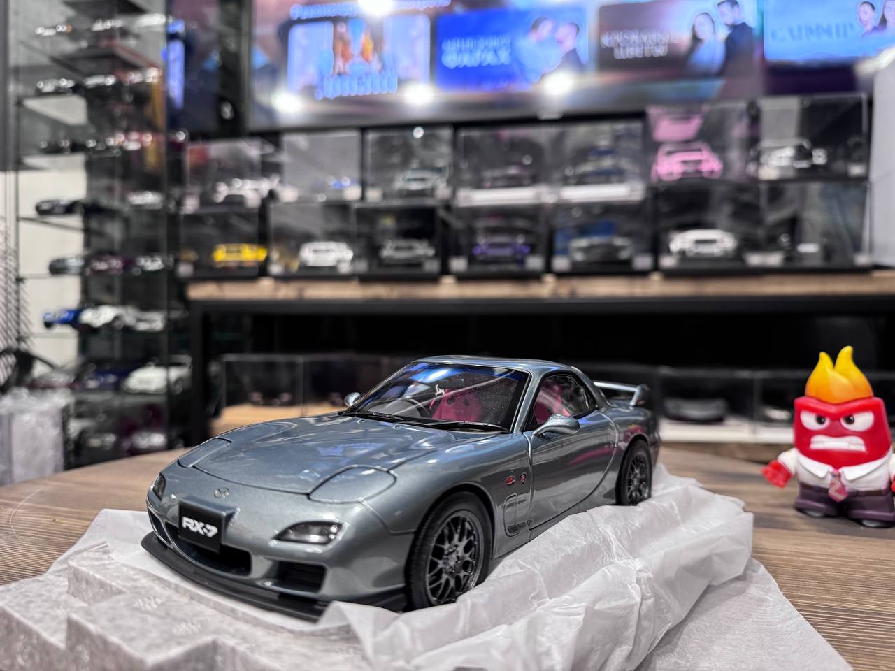 PLM22-001-3 Polar Master Mazda RX7 1:18