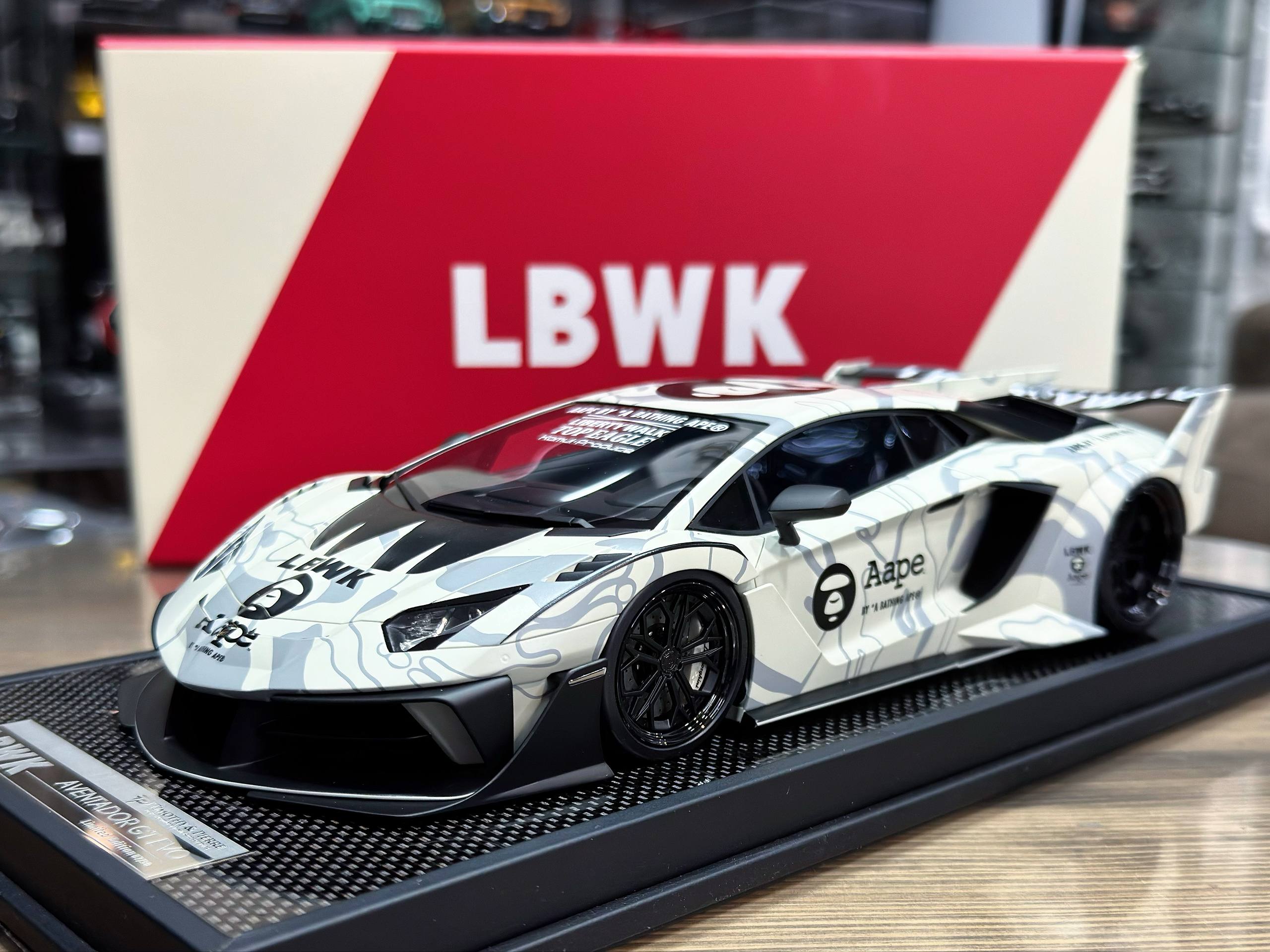 LB1875-AE Timothy & Pierre LBWK Lamborghini Aventador 700GT EVO AAPE 1:18