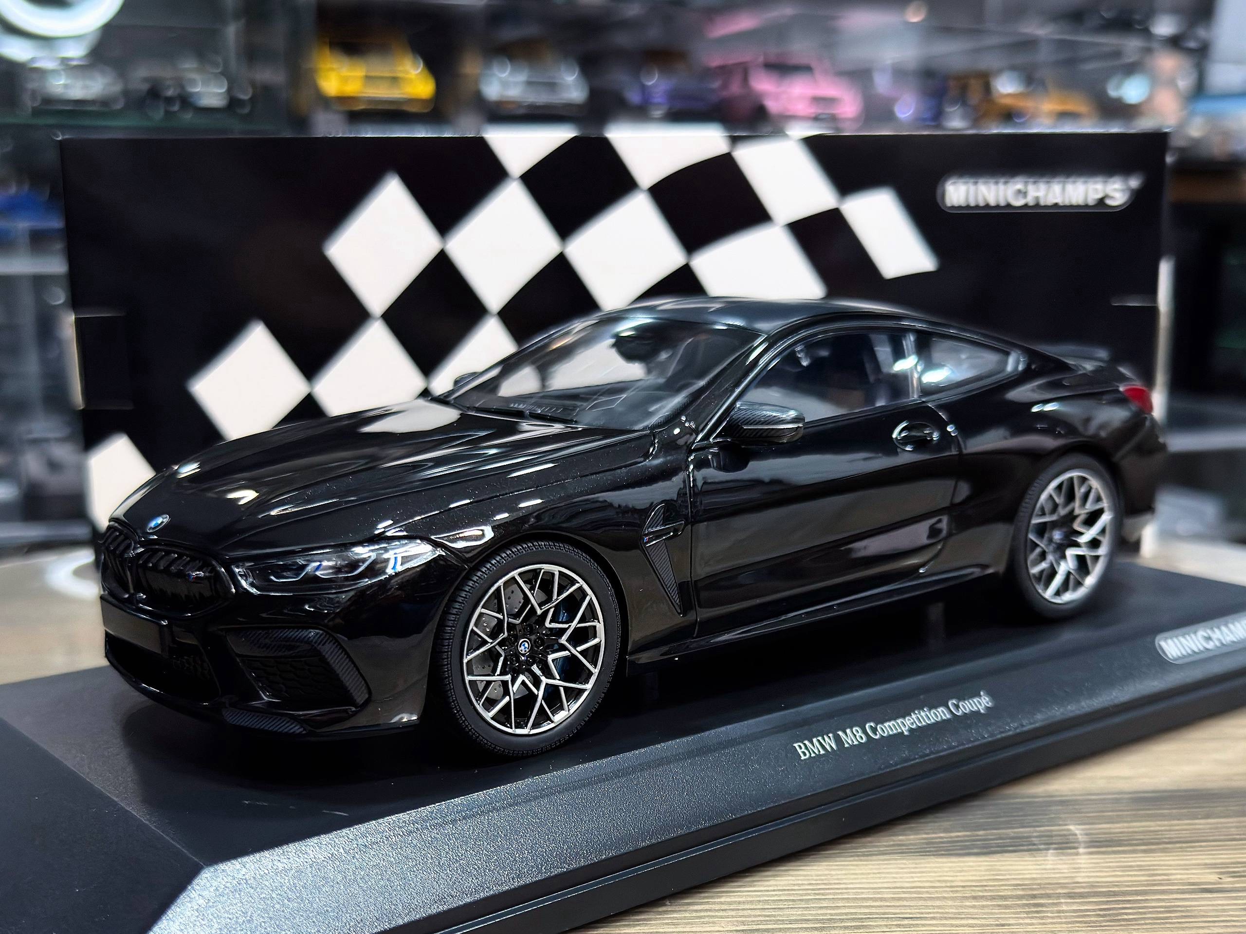 110029021 Minichamps BMW M8 Coupe Black Metallic 1:18