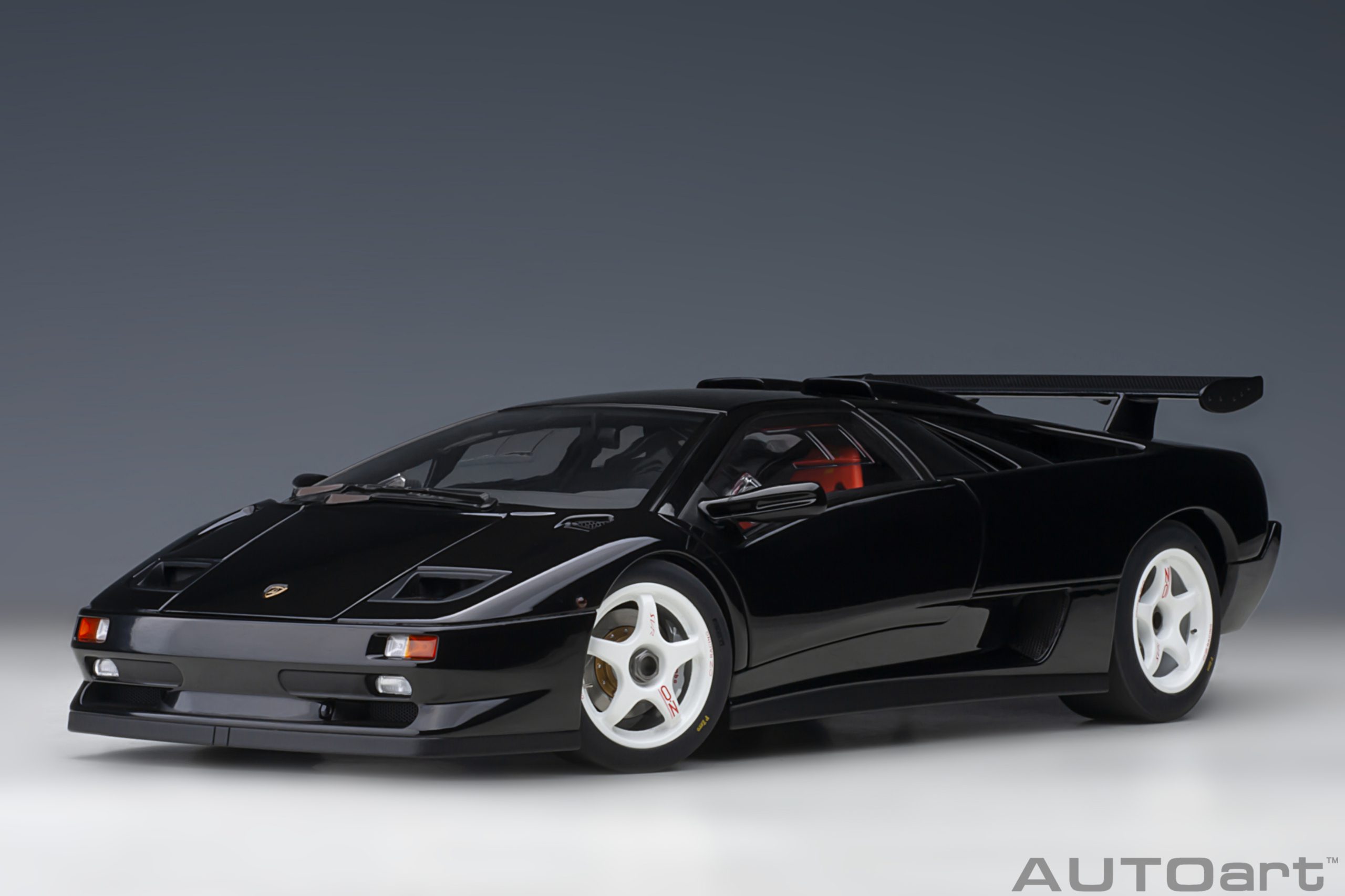 79146 AUTOart Lamborghini Diablo SV-R Deep Black 1:18
