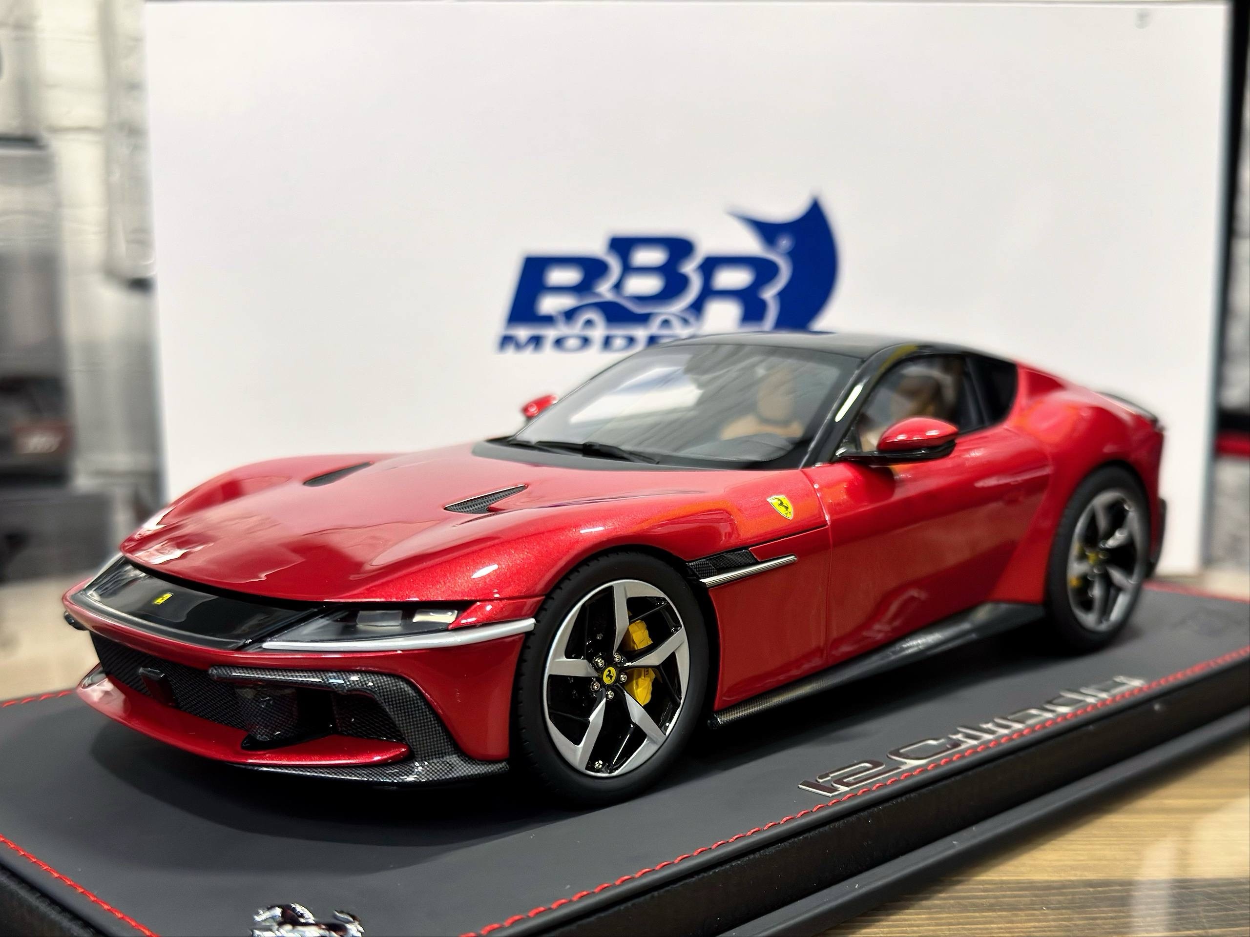 P18254F BBR Models Ferrari 12 Cilindri Panoramic Roof Rosso Imola 1:18