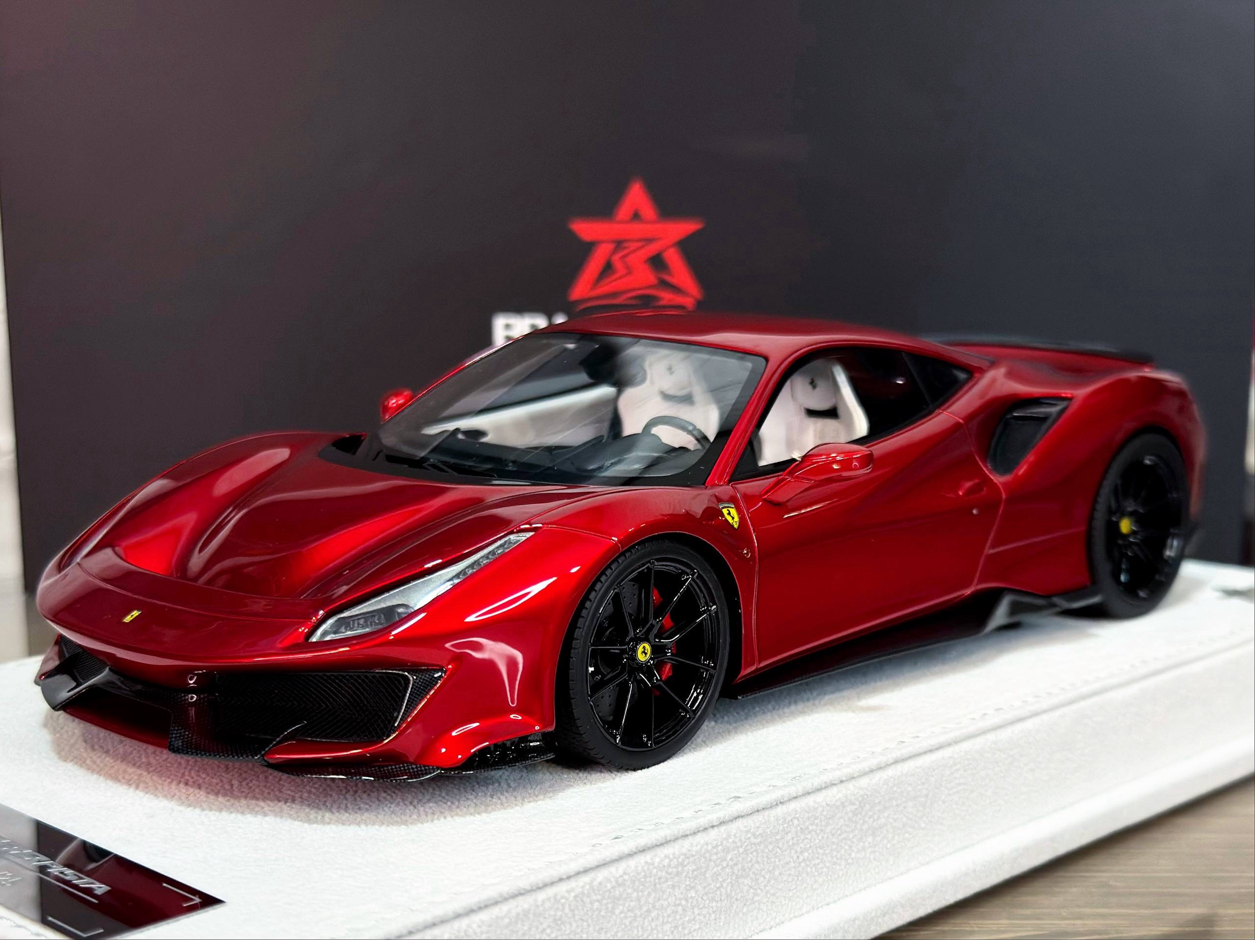 BBA Model Ferrari 488 Pista Rosso Fuoco 1:18